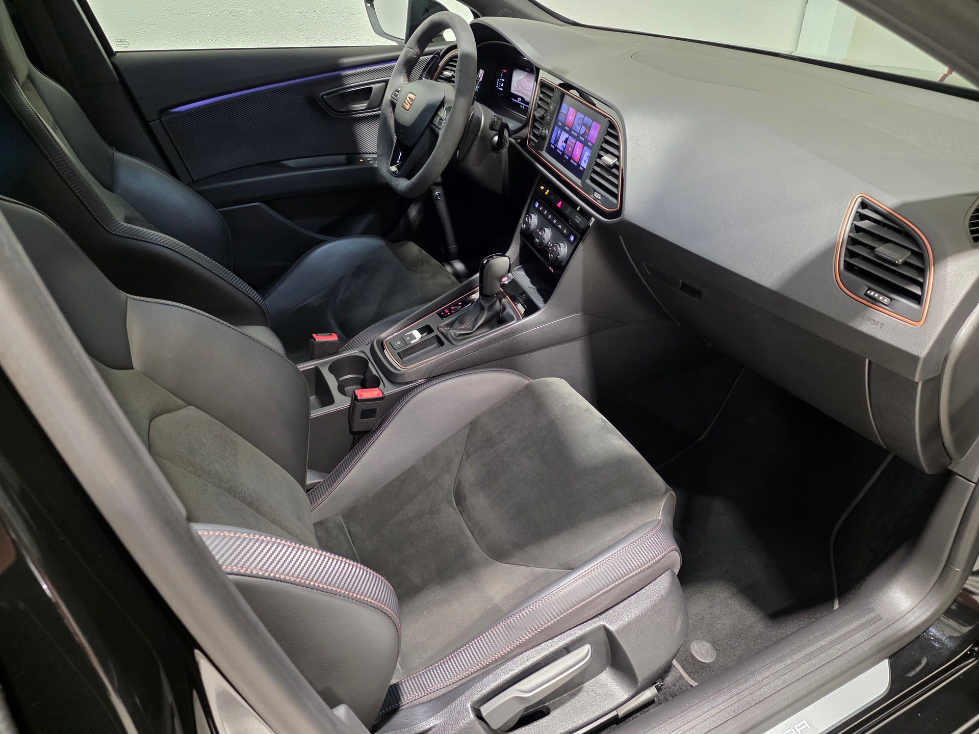 SEAT Leon ST 2.0 TSI Cupra R 300 4 Drive DSG Limited Edition-image-14