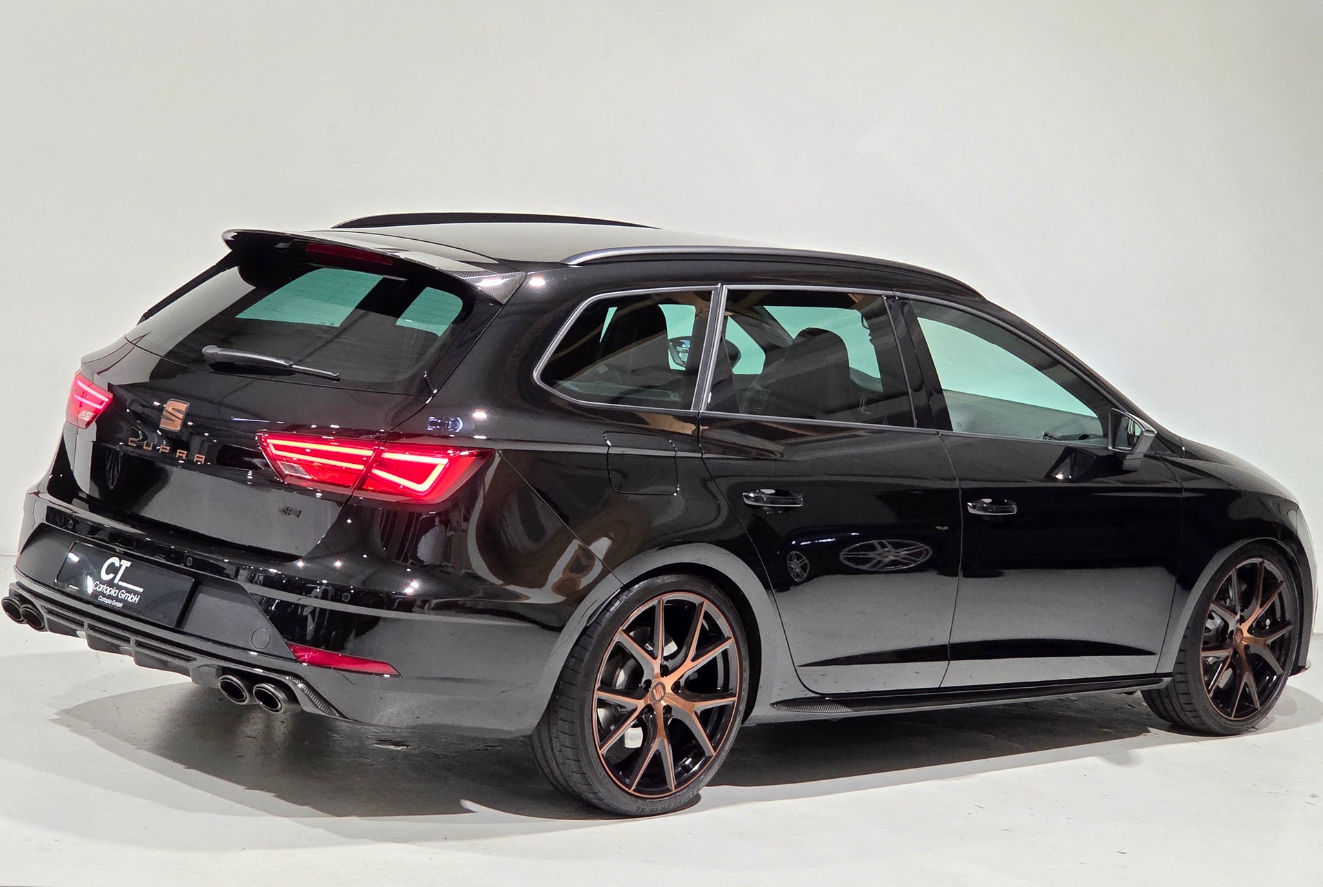 SEAT Leon ST 2.0 TSI Cupra R 300 4 Drive DSG Limited Edition-image-21