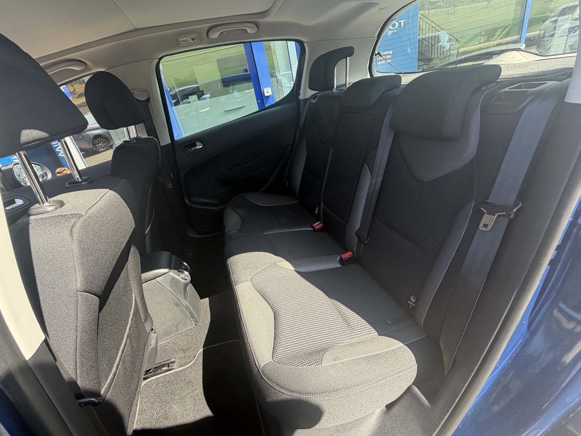 PEUGEOT 308 1.6 Turbo 150 Swiss Edition-image-8