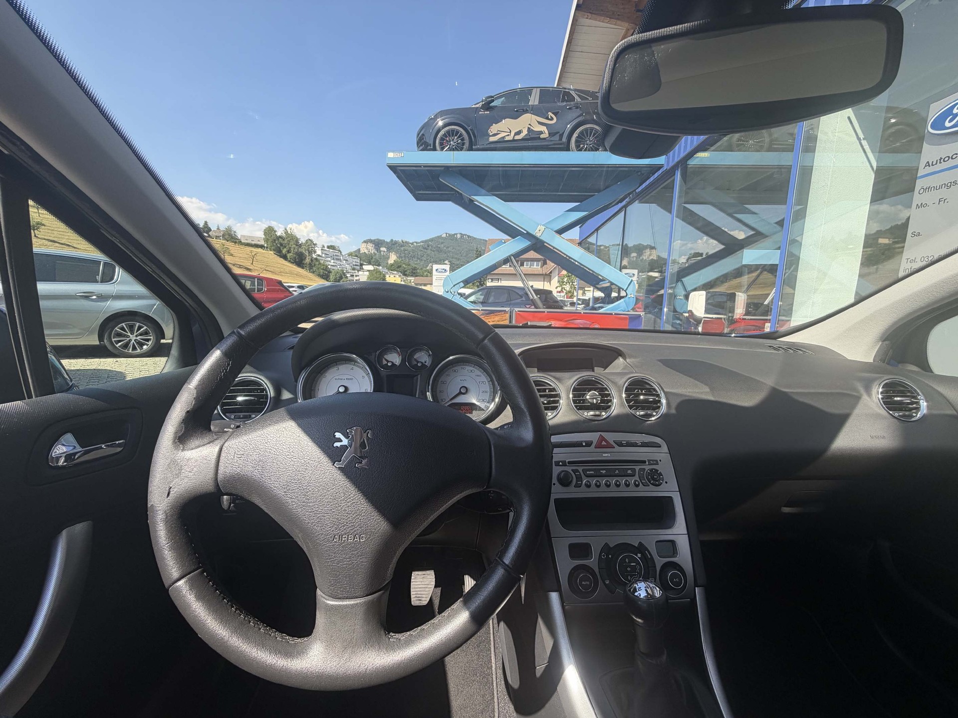 PEUGEOT 308 1.6 Turbo 150 Swiss Edition-image-6