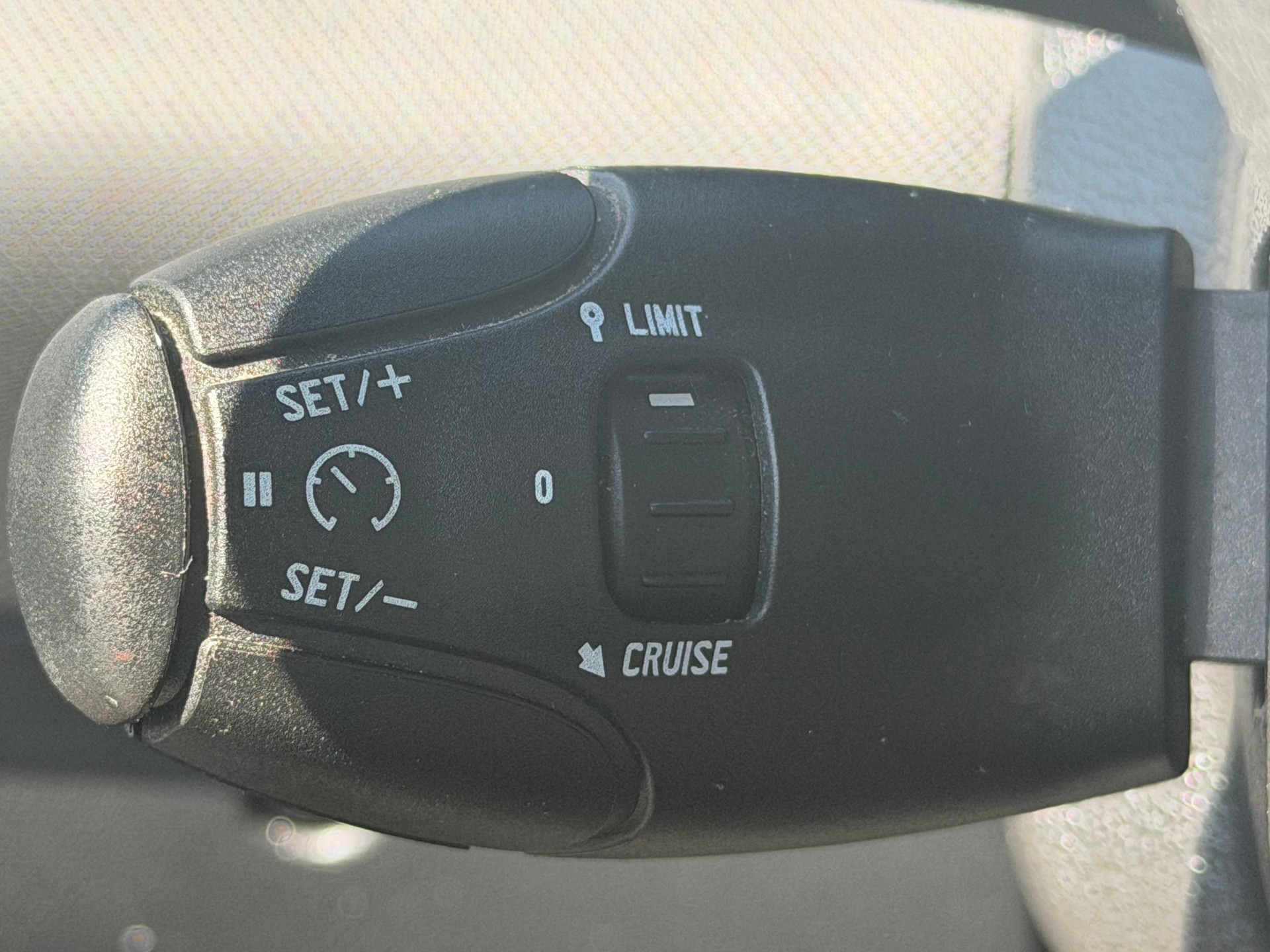 PEUGEOT 308 1.6 Turbo 150 Swiss Edition-image-7