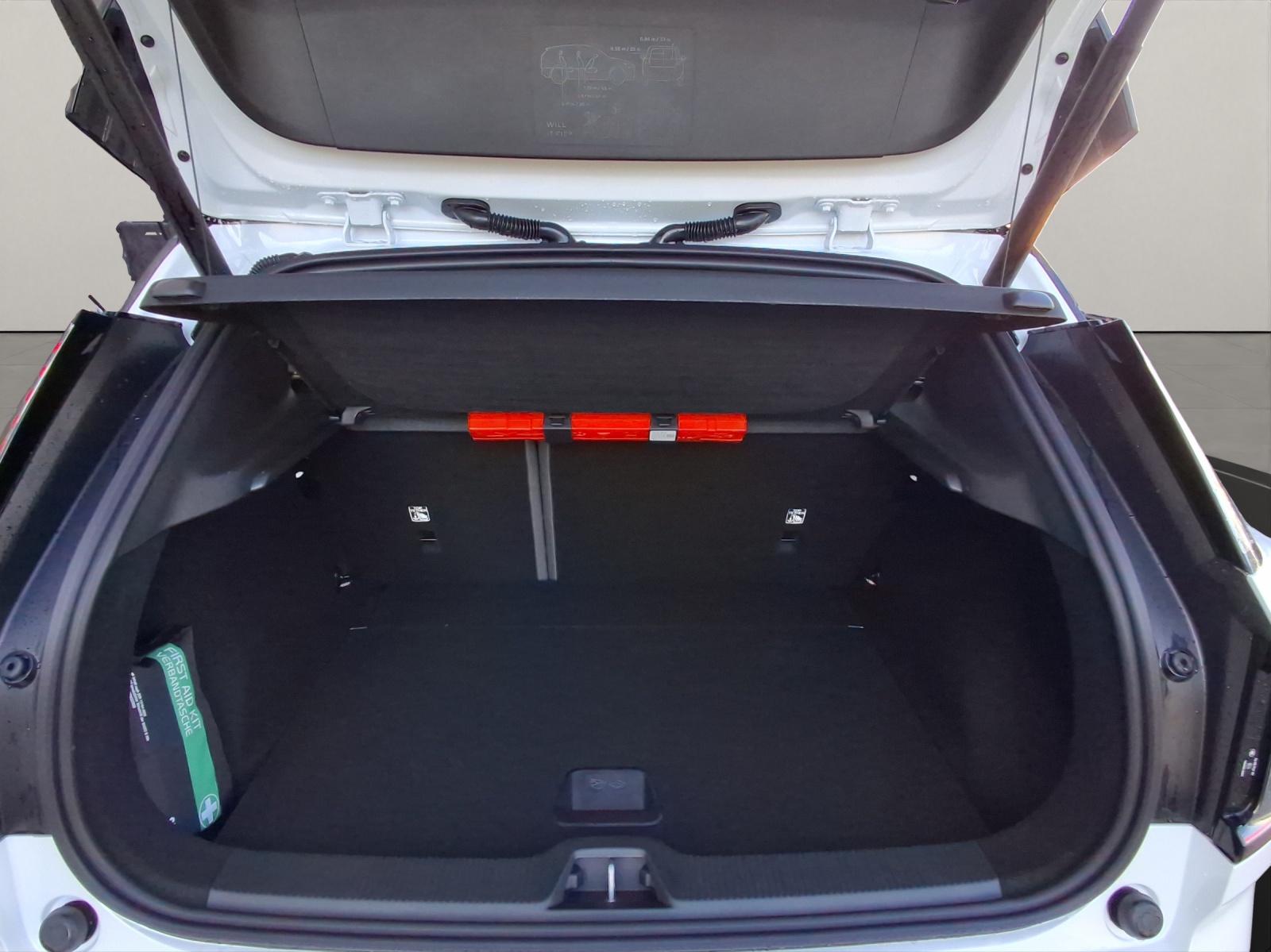VOLVO EX30 CC E60 Twin Performance AWD-image-13