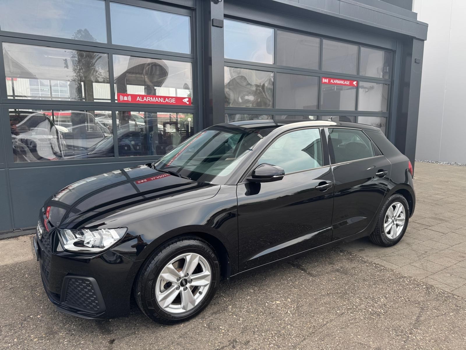 AUDI A1 Sportback 30 TFSI-image-2
