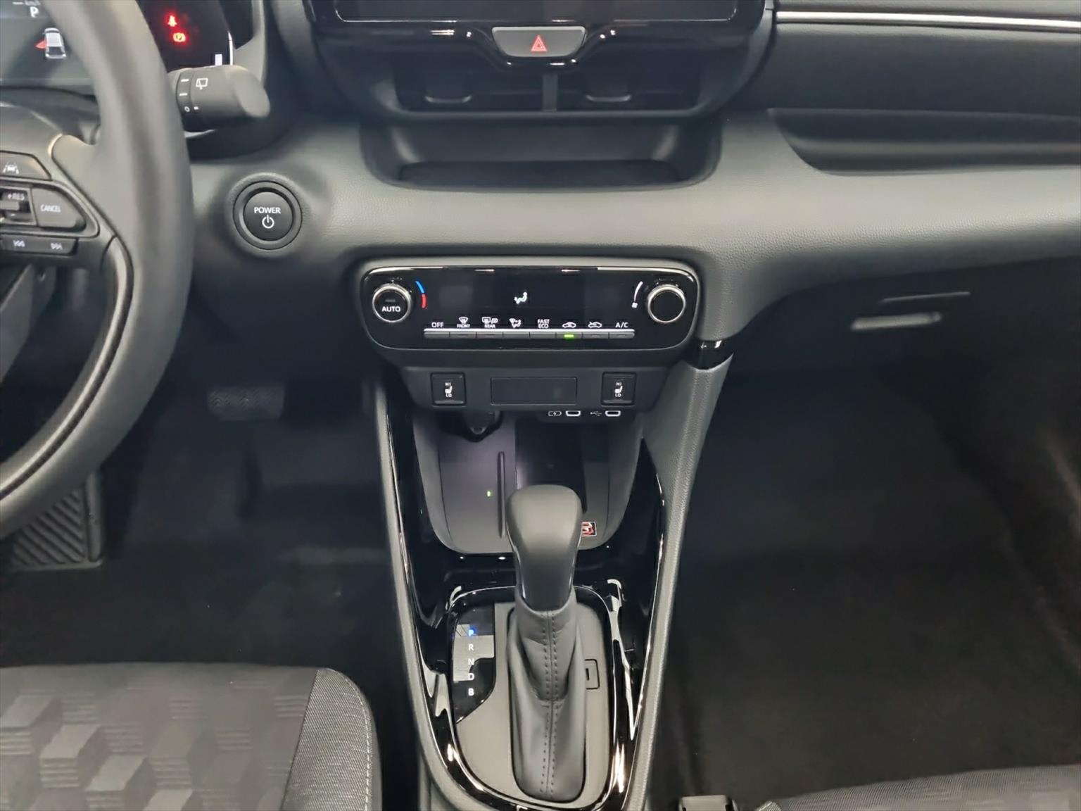 TOYOTA Yaris 1.5 Hybrid e-CVT Trend-image-7