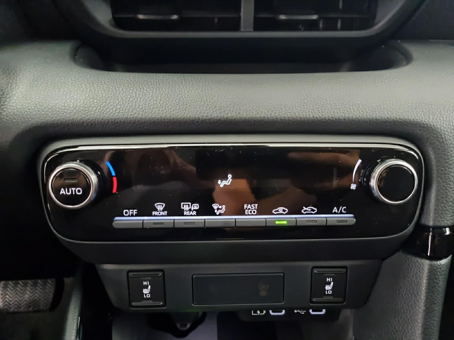 TOYOTA Yaris 1.5 Hybrid e-CVT Trend-image-10
