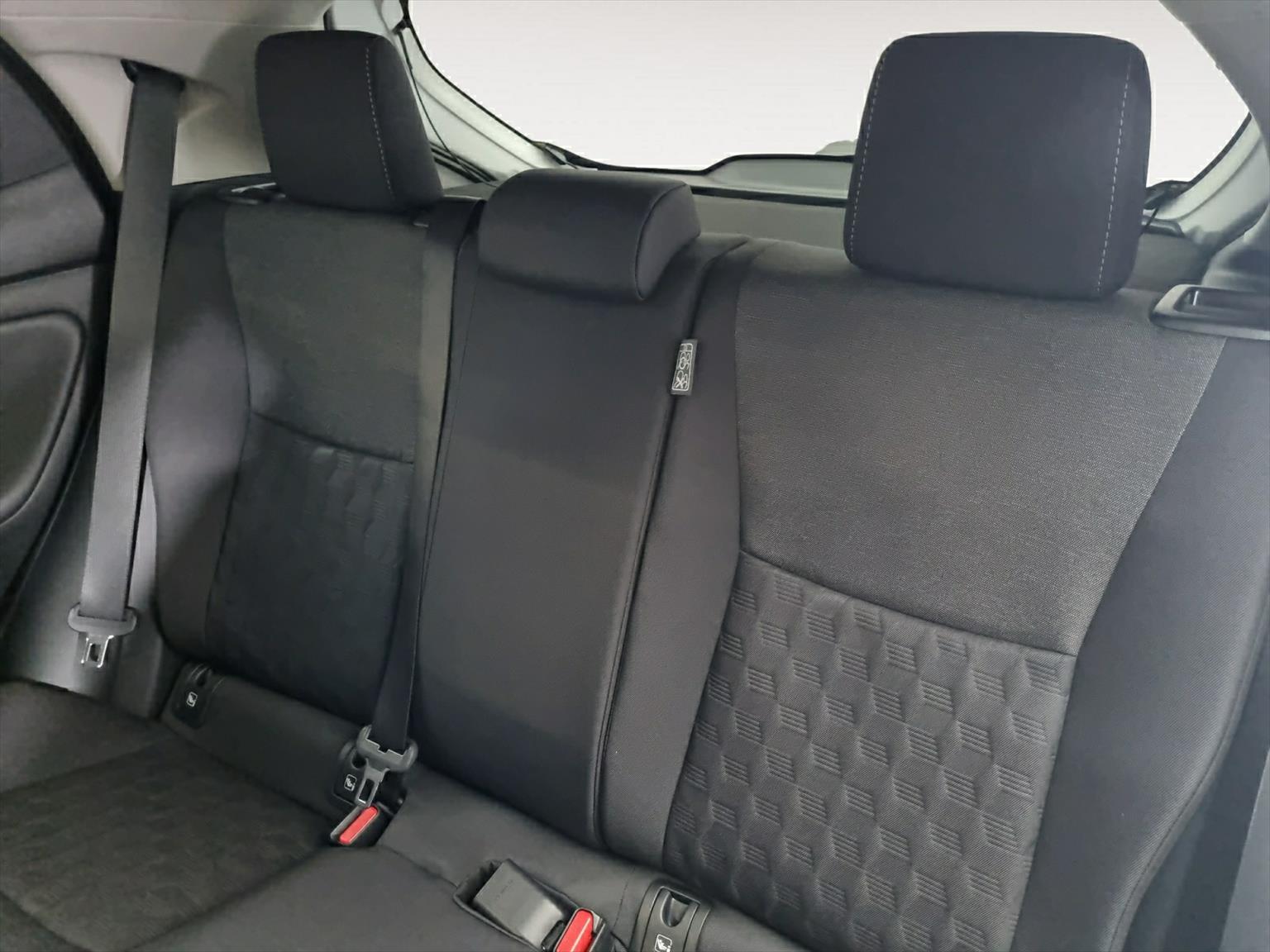 TOYOTA Yaris 1.5 Hybrid e-CVT Trend-image-13