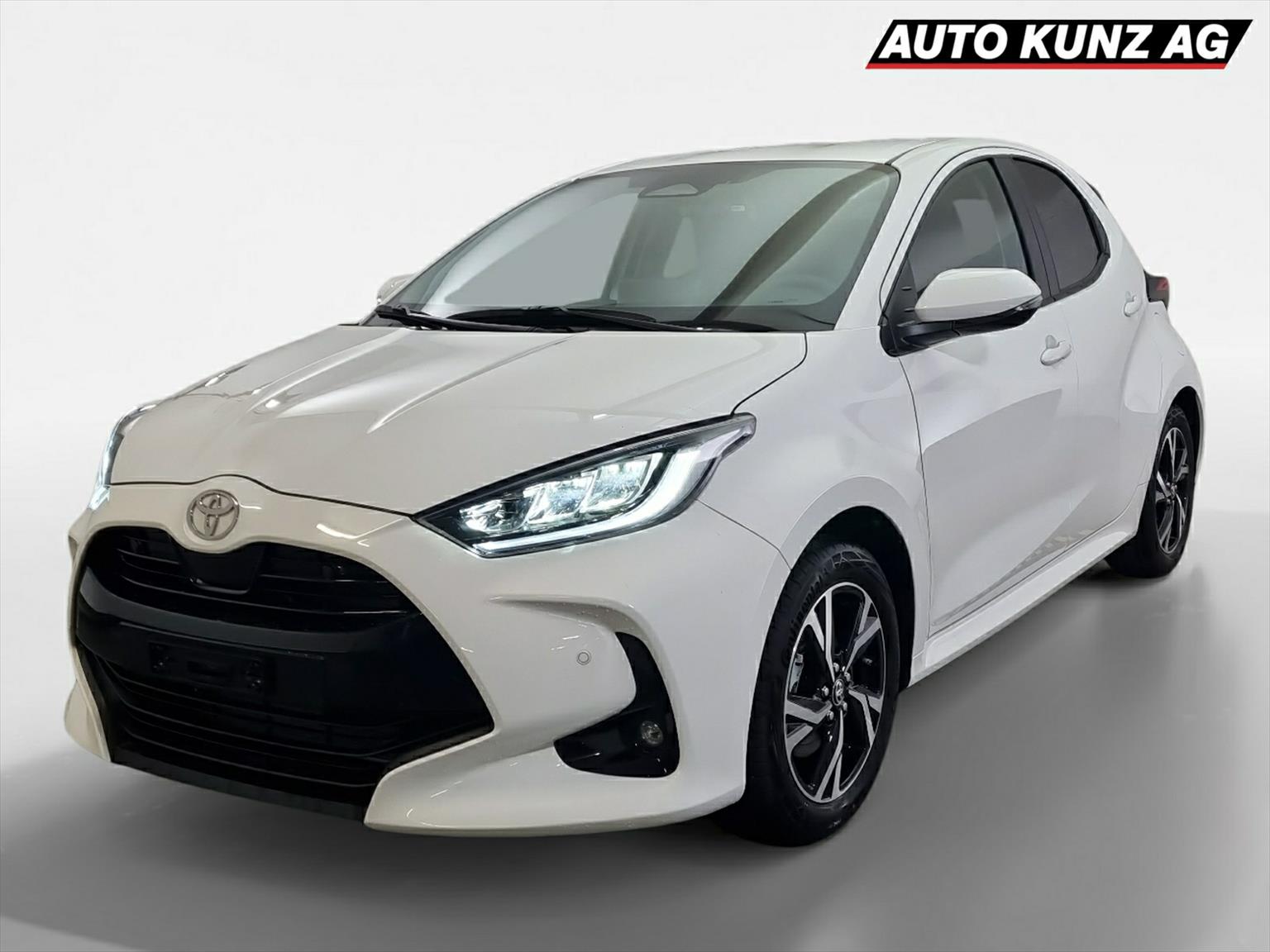 TOYOTA Yaris 1.5 Hybrid e-CVT Trend