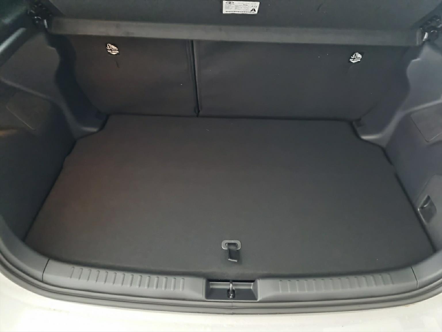 TOYOTA Yaris 1.5 Hybrid e-CVT Trend-image-8