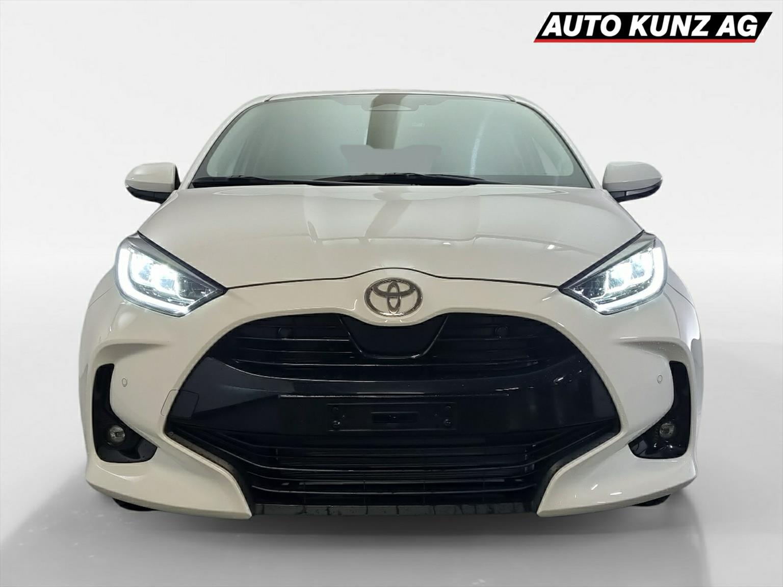 TOYOTA Yaris 1.5 Hybrid e-CVT Trend-showroom-element-2