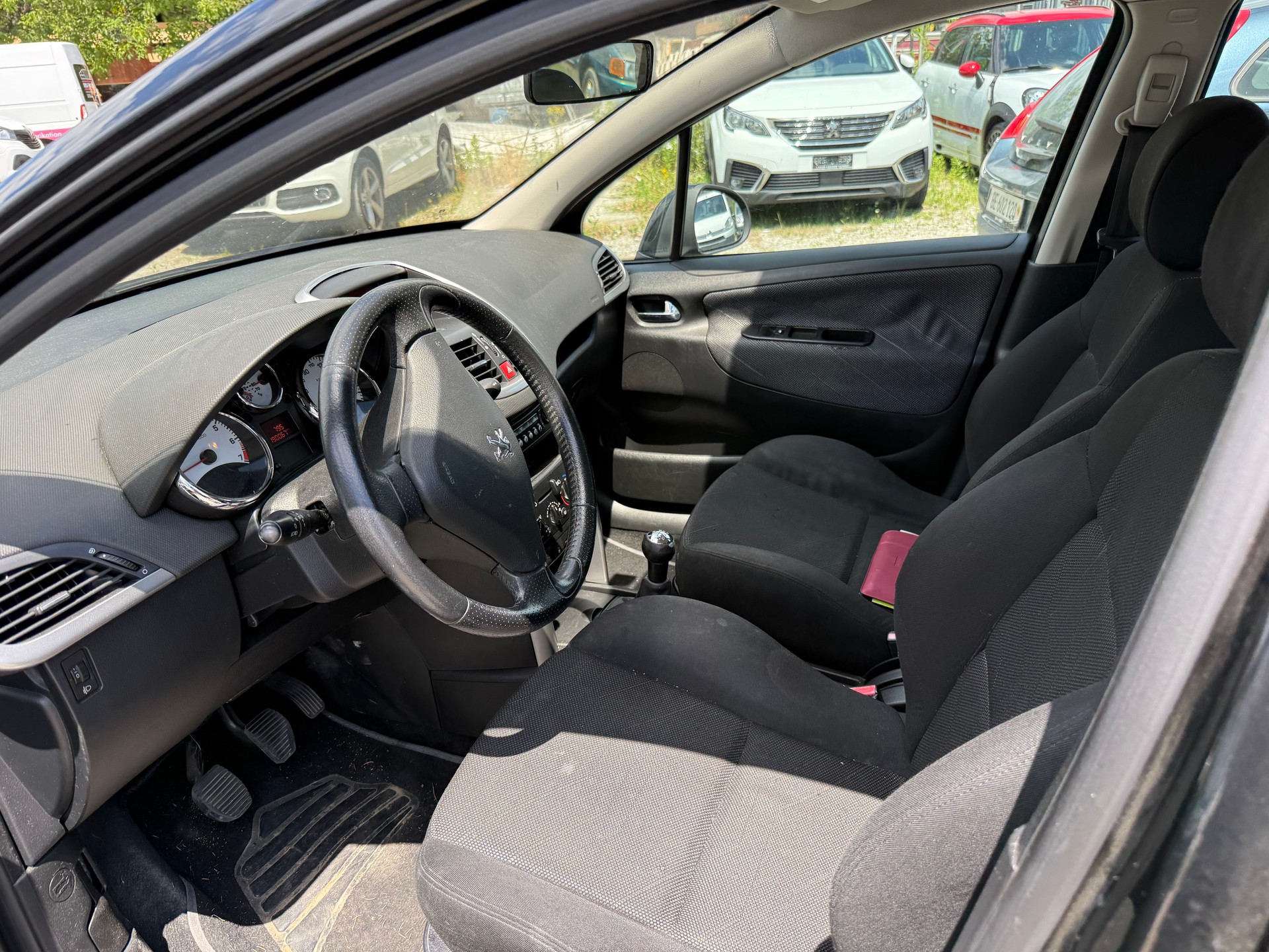 PEUGEOT 207 1.6 16V XS-image-5