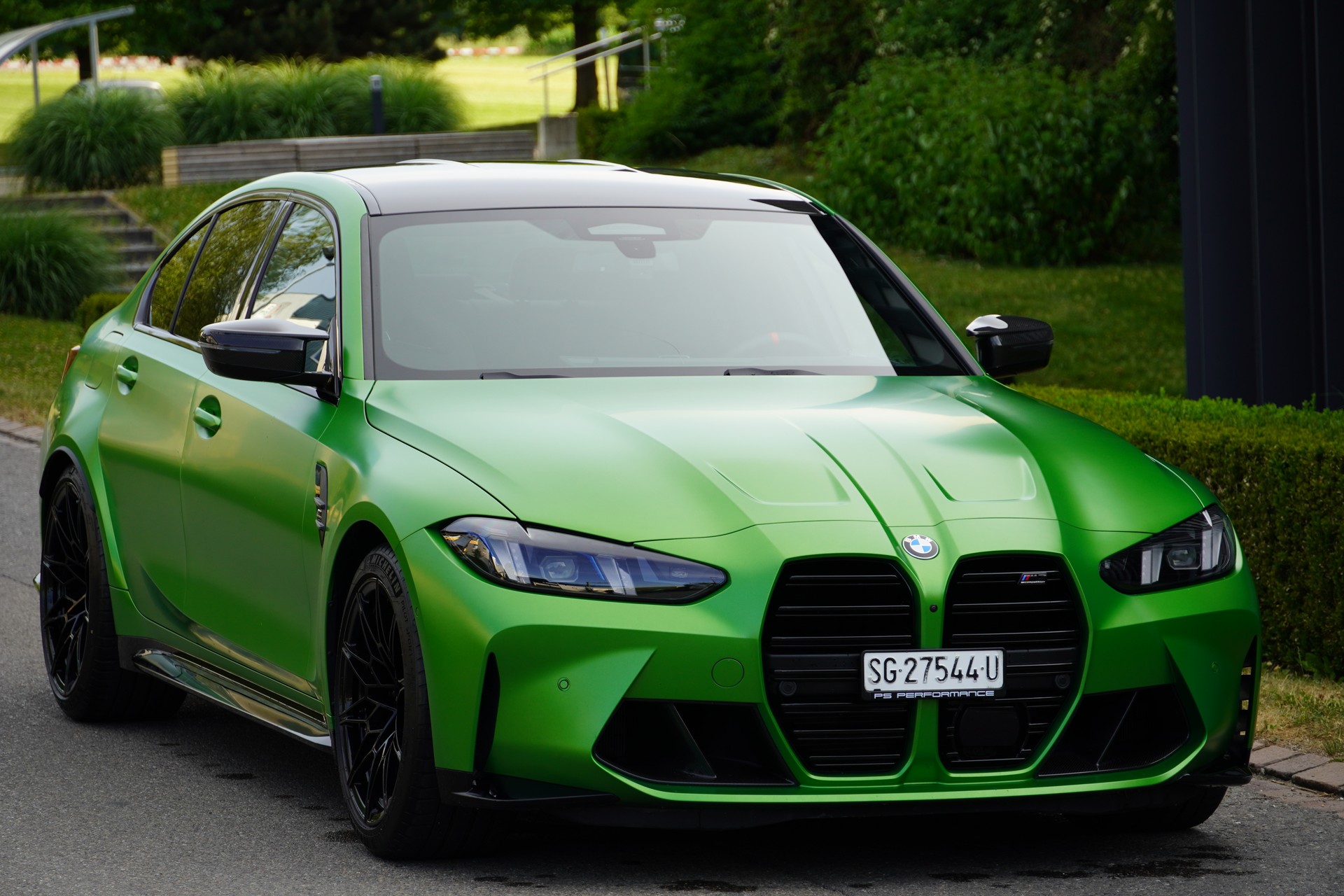 BMW M3 Competition M xDrive//M Carbon Schalensitze//Frozen Tampa Bay Green//-image-2