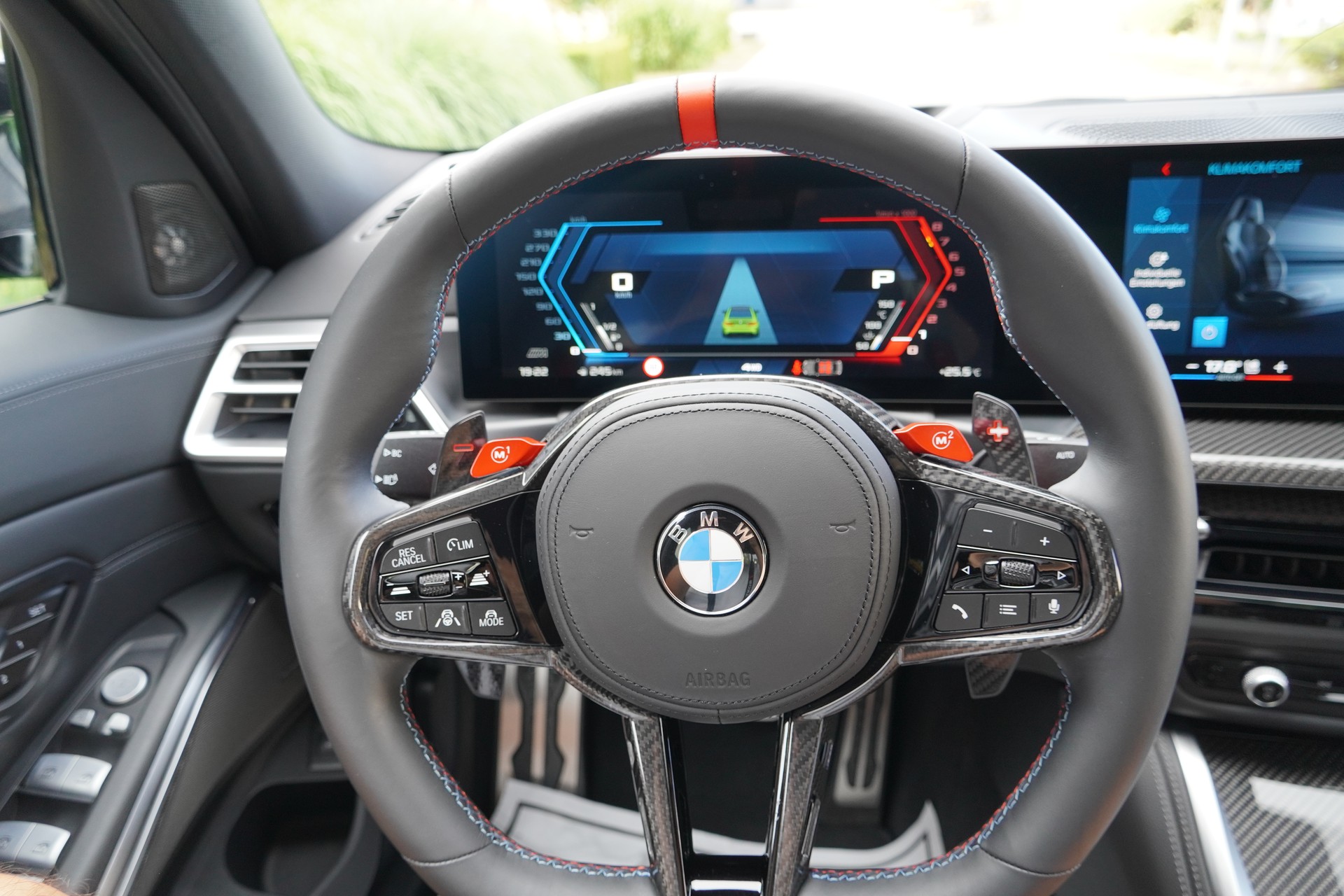 BMW M3 Competition M xDrive//M Carbon Schalensitze//Frozen Tampa Bay Green//-image-13