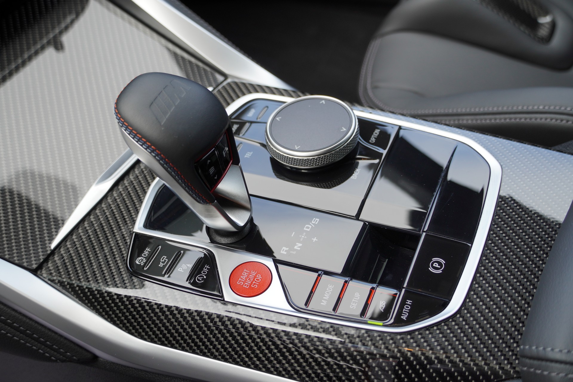 BMW M3 Competition M xDrive//M Carbon Schalensitze//Frozen Tampa Bay Green//-image-10