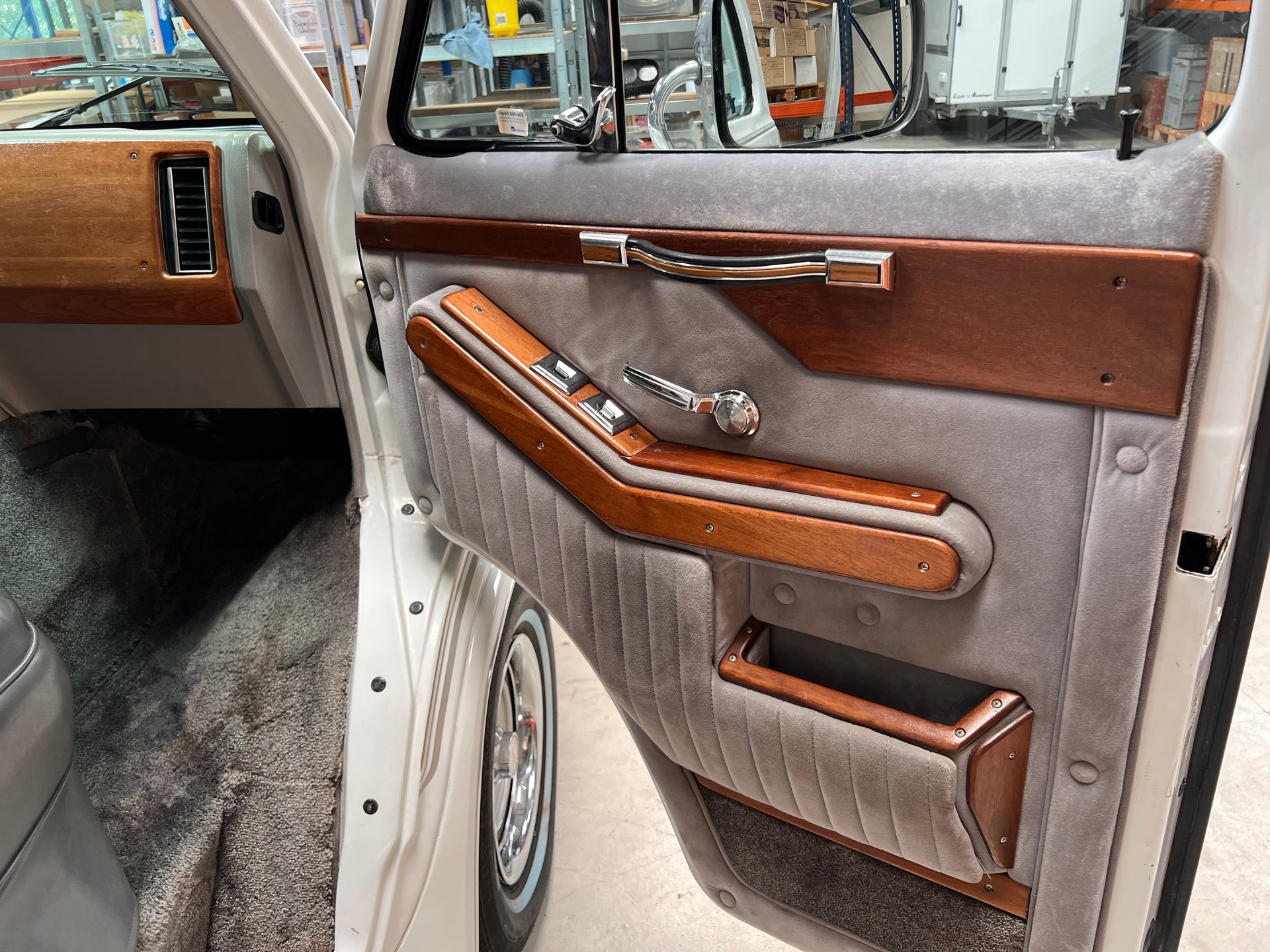 GMC Vandura Reisevan Hochdach-image-9