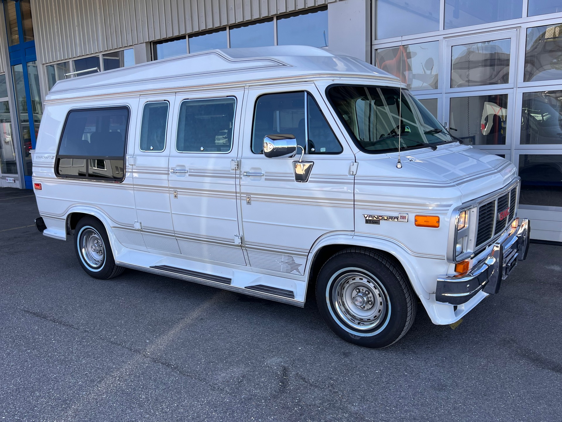 GMC Vandura Reisevan Hochdach-image-0