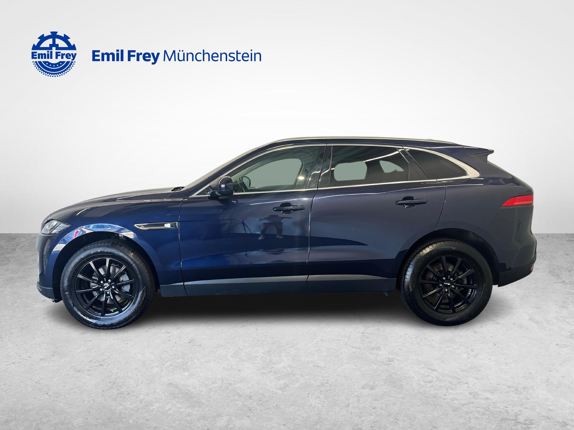 JAGUAR F-Pace 2.0 T 250 Portfolio AWD / Herbstprämie von 500-2000 CHF oder 1.99% Leasing-Aktion auf Occasions-Fahrzeuge-image-1