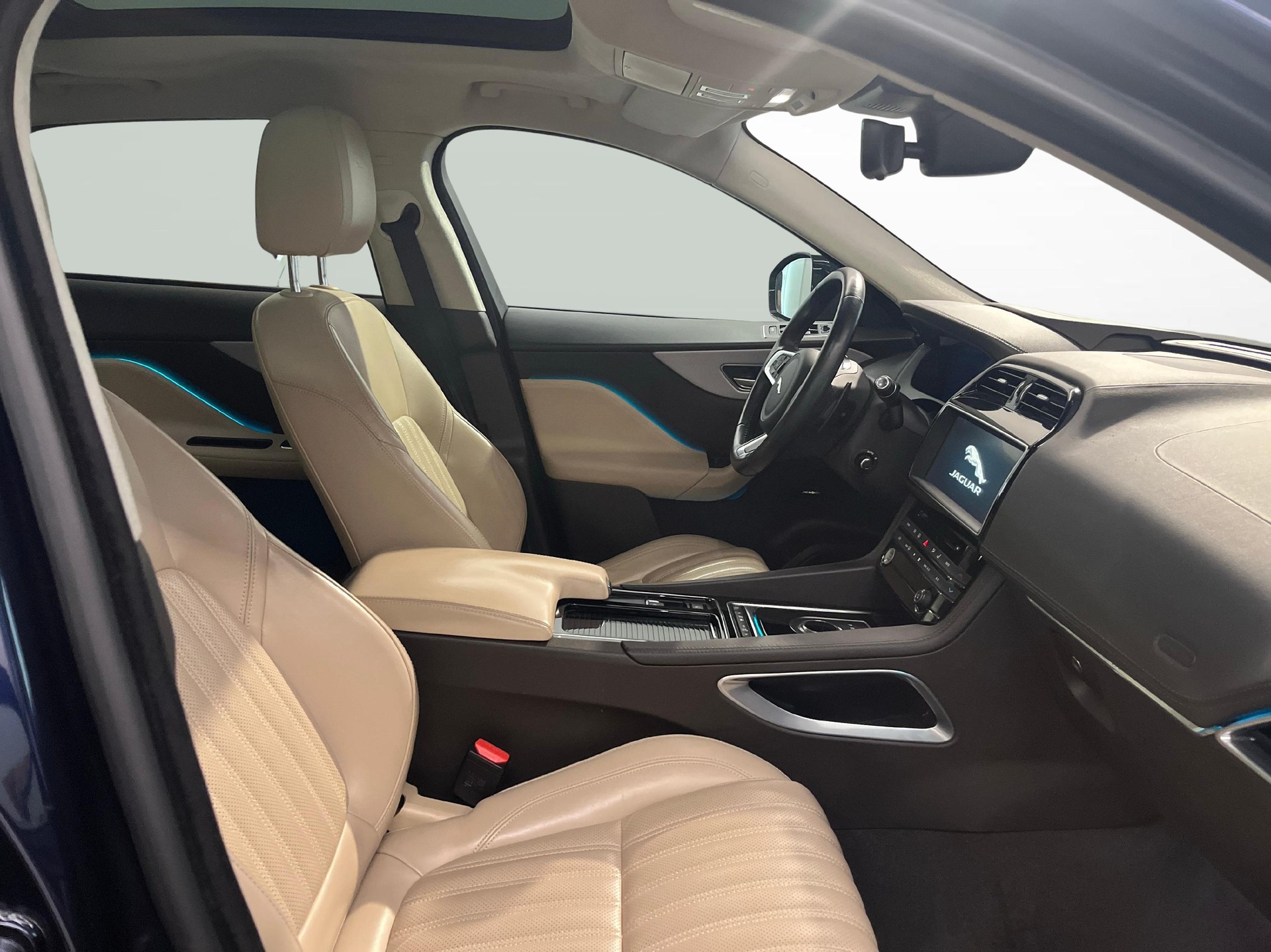 JAGUAR F-Pace 2.0 T 250 Portfolio AWD / Herbstprämie von 500-2000 CHF oder 1.99% Leasing-Aktion auf Occasions-Fahrzeuge-image-9