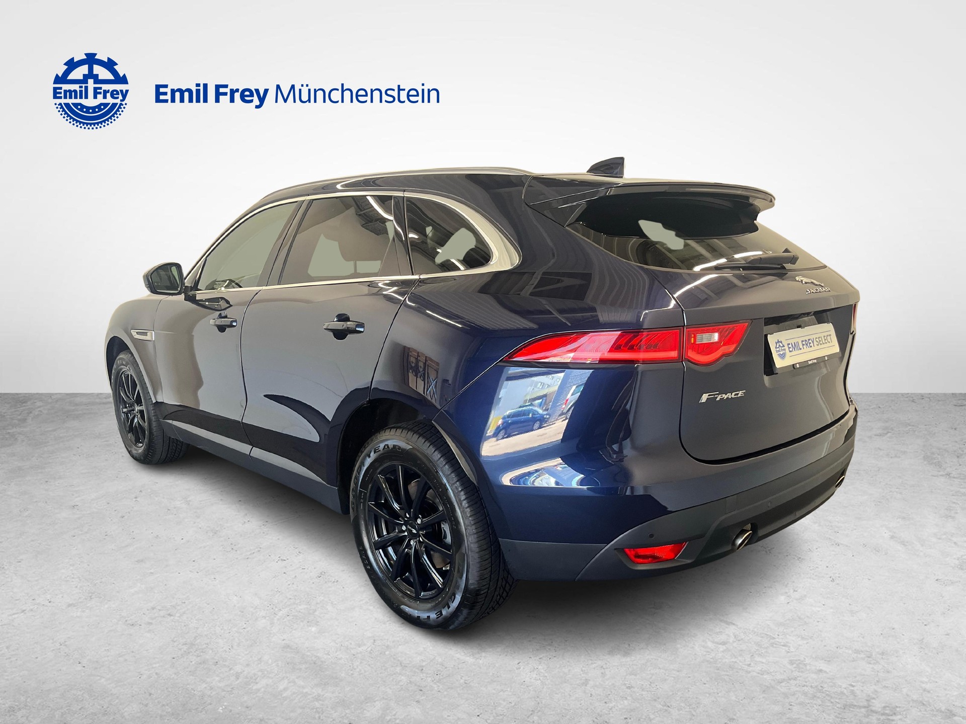 JAGUAR F-Pace 2.0 T 250 Portfolio AWD / Herbstprämie von 500-2000 CHF oder 1.99% Leasing-Aktion auf Occasions-Fahrzeuge-image-2