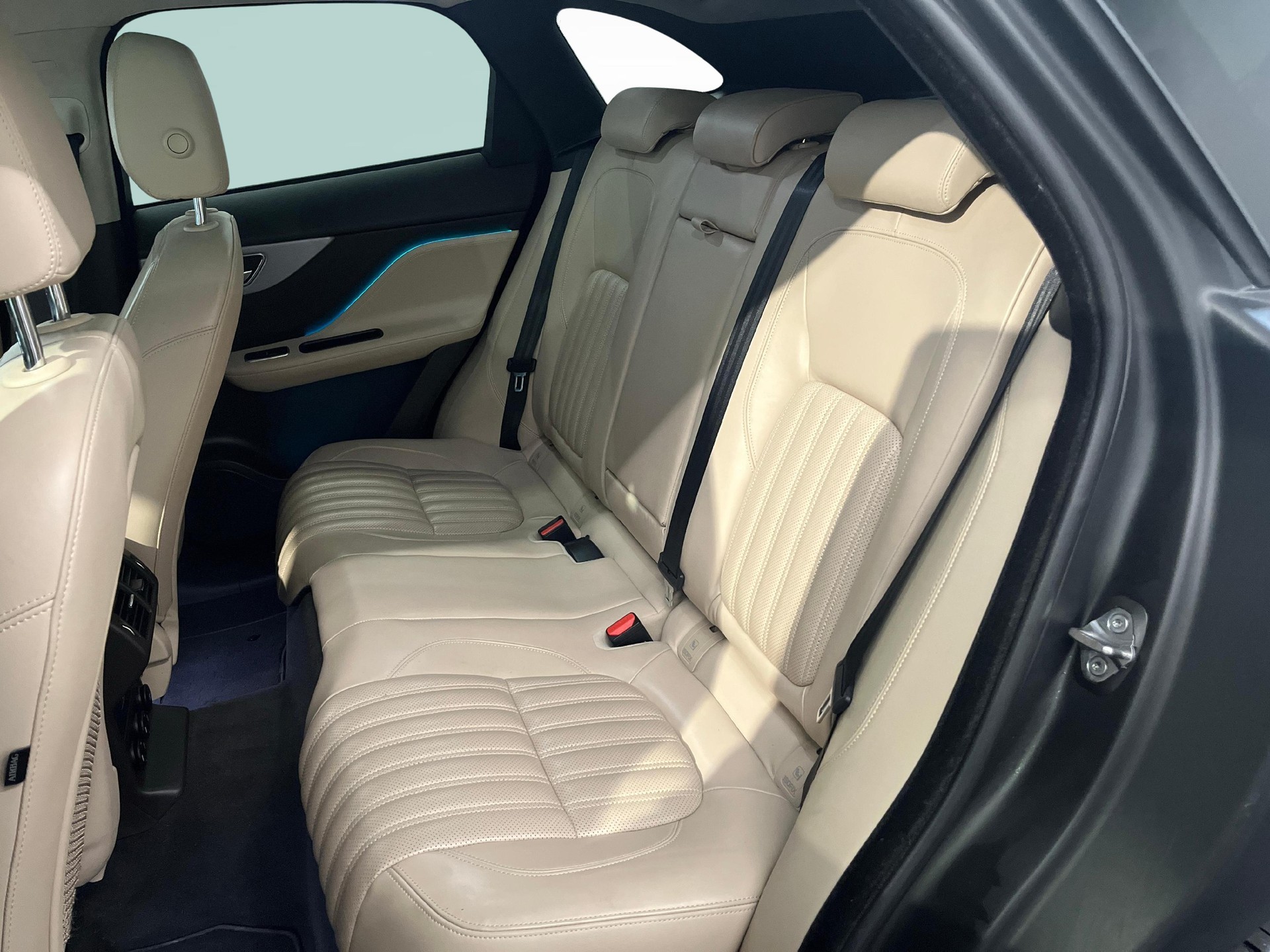 JAGUAR F-Pace 2.0 T 250 Portfolio AWD / Herbstprämie von 500-2000 CHF oder 1.99% Leasing-Aktion auf Occasions-Fahrzeuge-image-10
