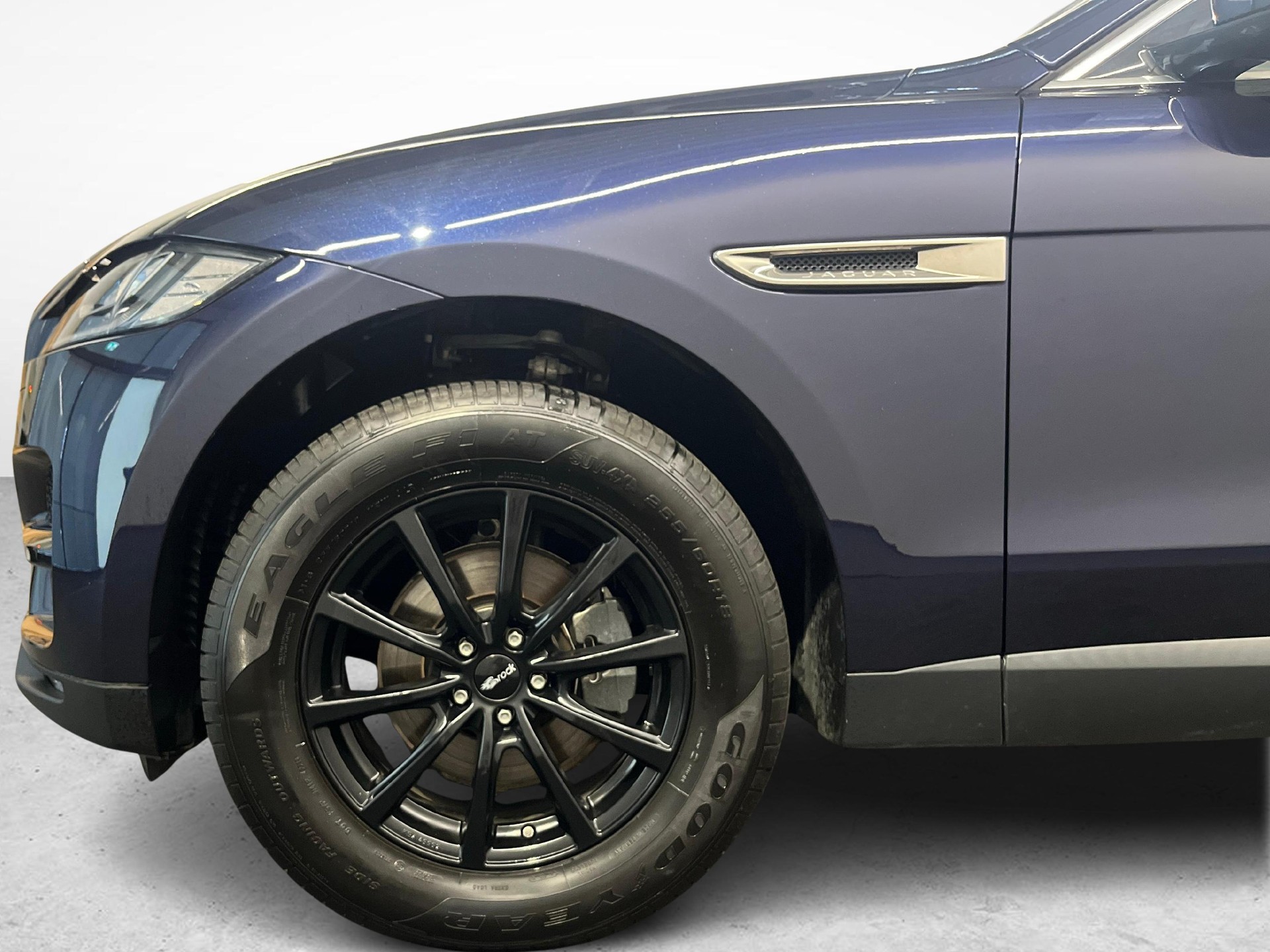JAGUAR F-Pace 2.0 T 250 Portfolio AWD / Herbstprämie von 500-2000 CHF oder 1.99% Leasing-Aktion auf Occasions-Fahrzeuge-image-12