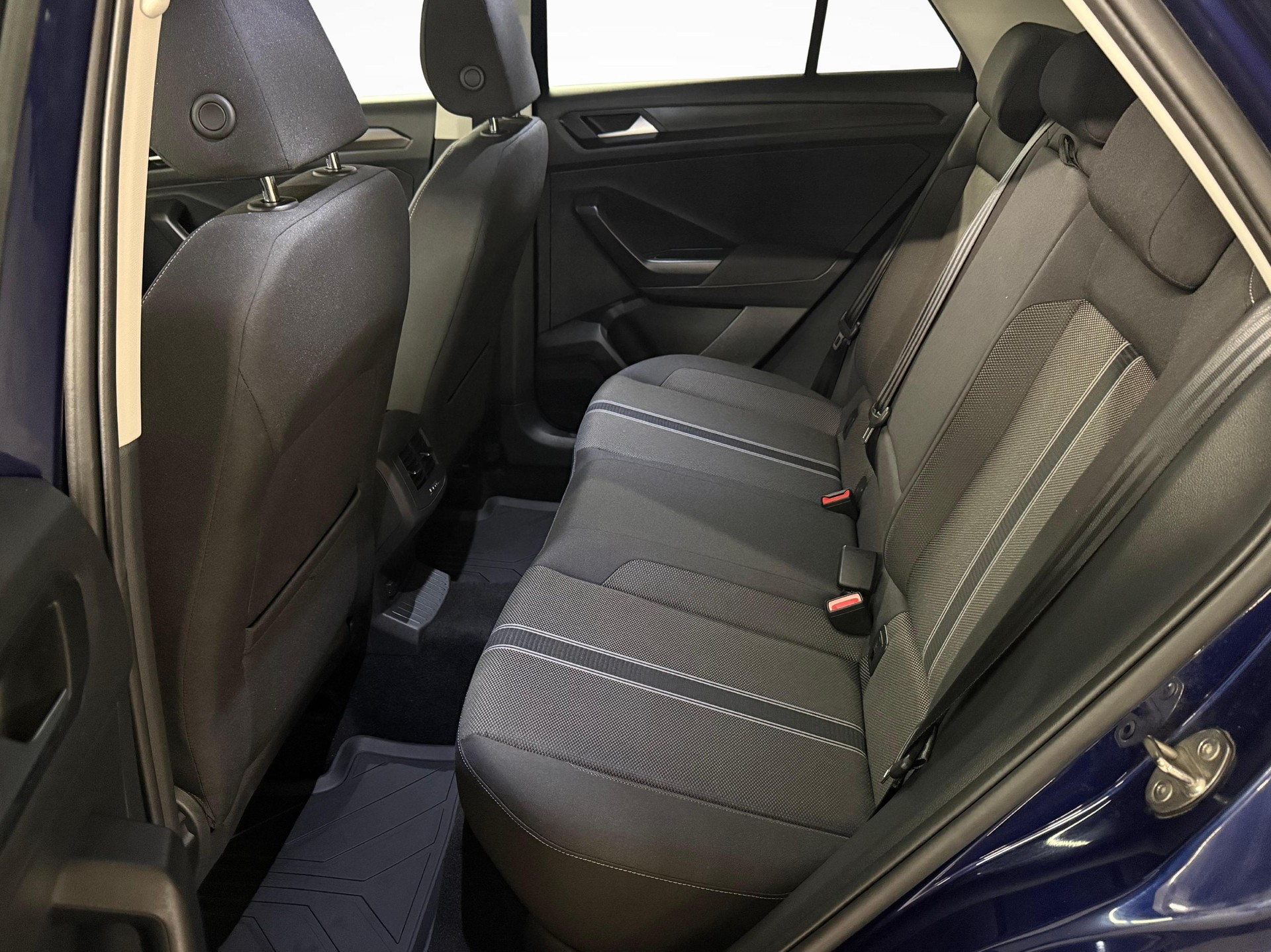 VW T-Roc 2.0 TSI Sport DSG 4motion-image-11