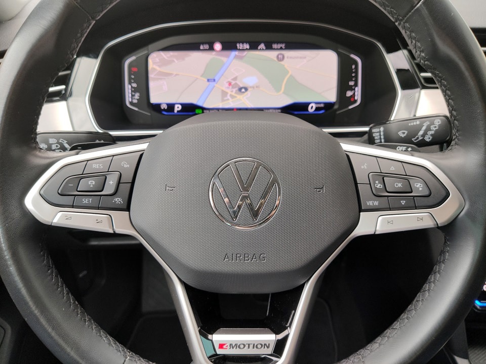 VW Passat 2.0 TDI BMT Elegance 4Motion DSG-image-9