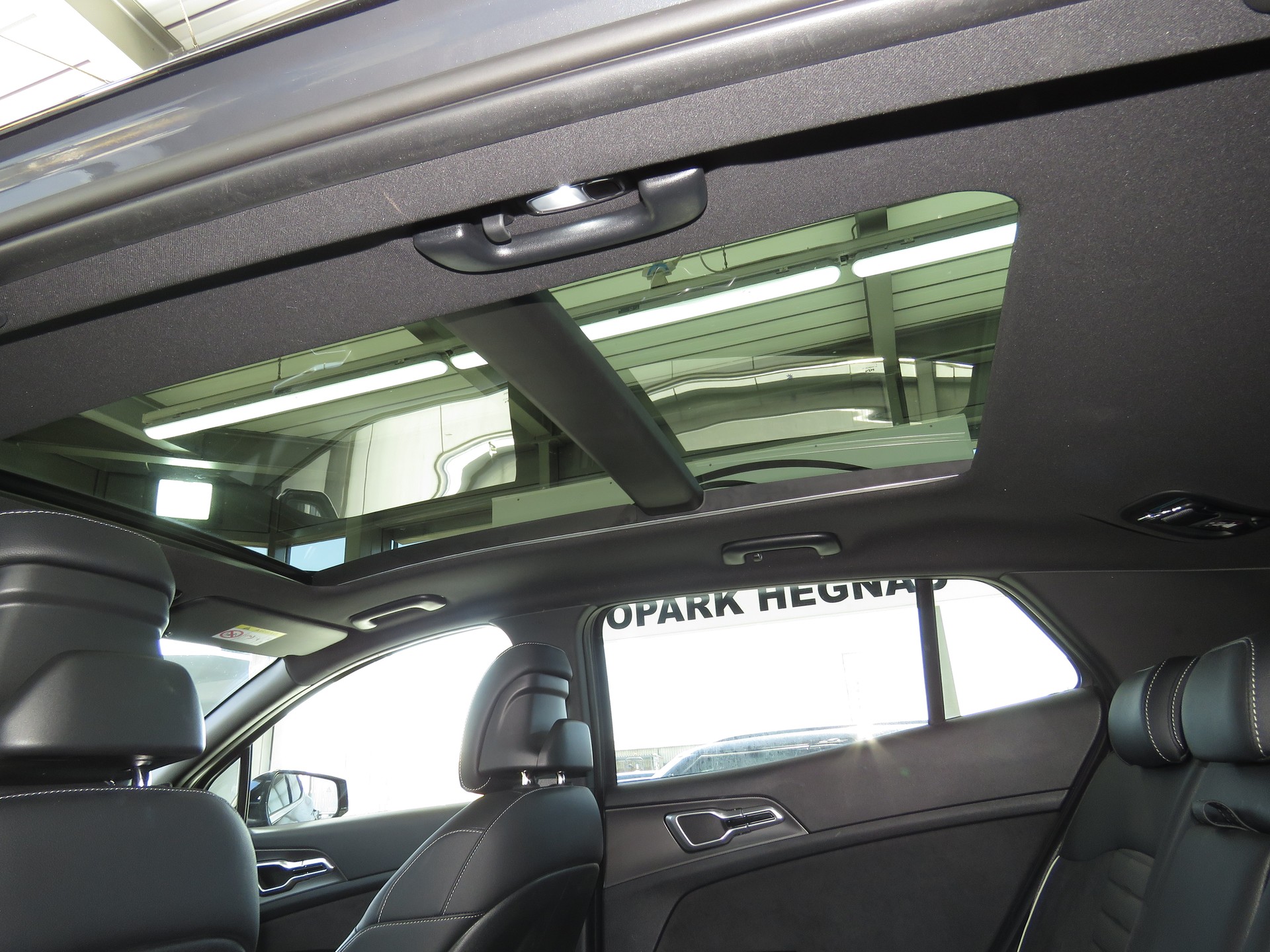 KIA Sportage 1.6T-GDi PHEV GT-Line 4x4 Automat-image-9