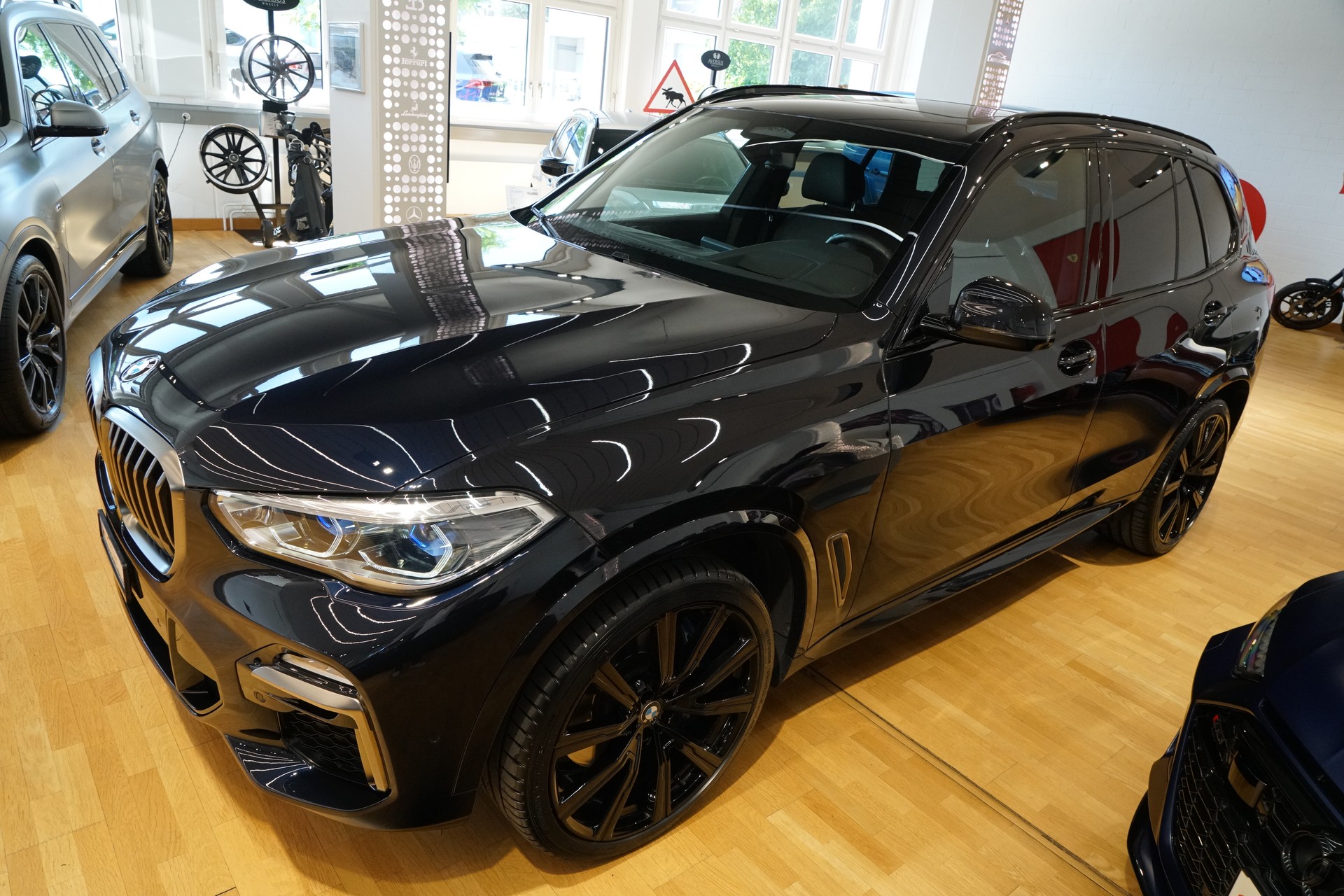BMW X5 xDrive M50i Steptronic-image-9