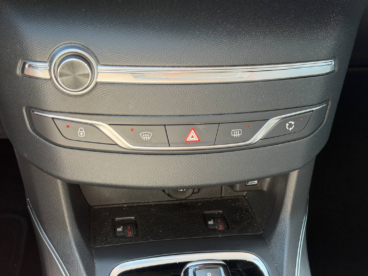 PEUGEOT 308 SW 1.5 BlueHDi Allure-image-12