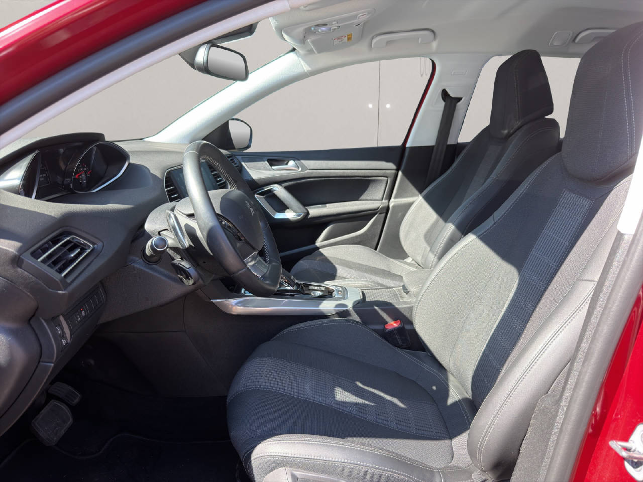 PEUGEOT 308 SW 1.5 BlueHDi Allure-image-3