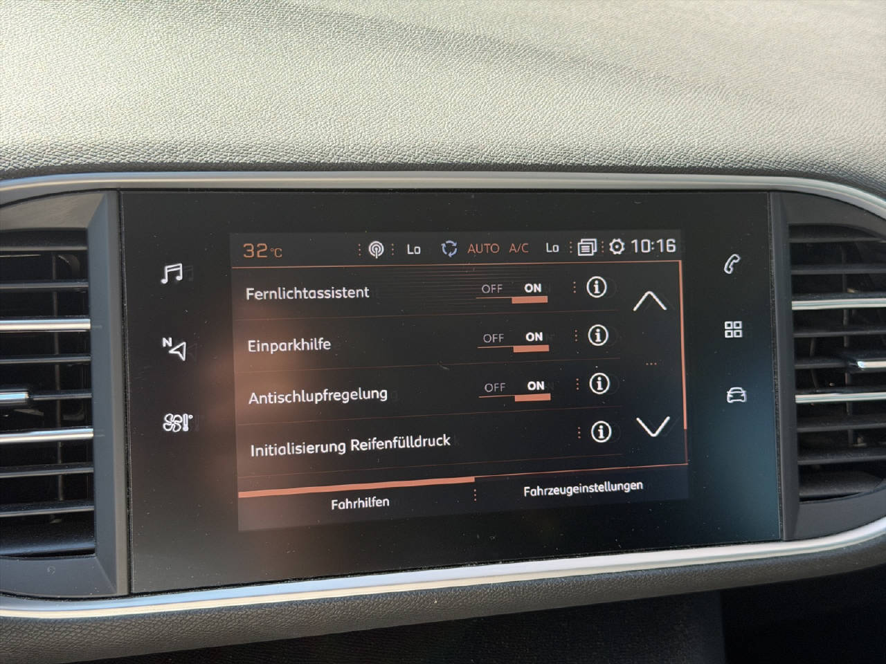 PEUGEOT 308 SW 1.5 BlueHDi Allure-image-15