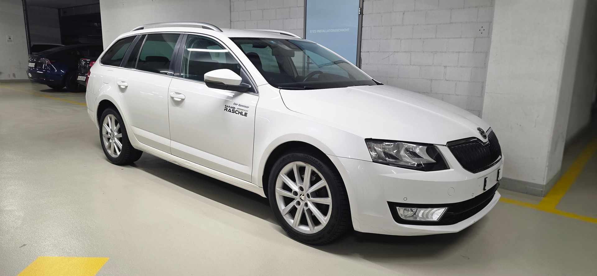 SKODA Octavia Combi 2.0 TDI Elegance 4x4-image-6