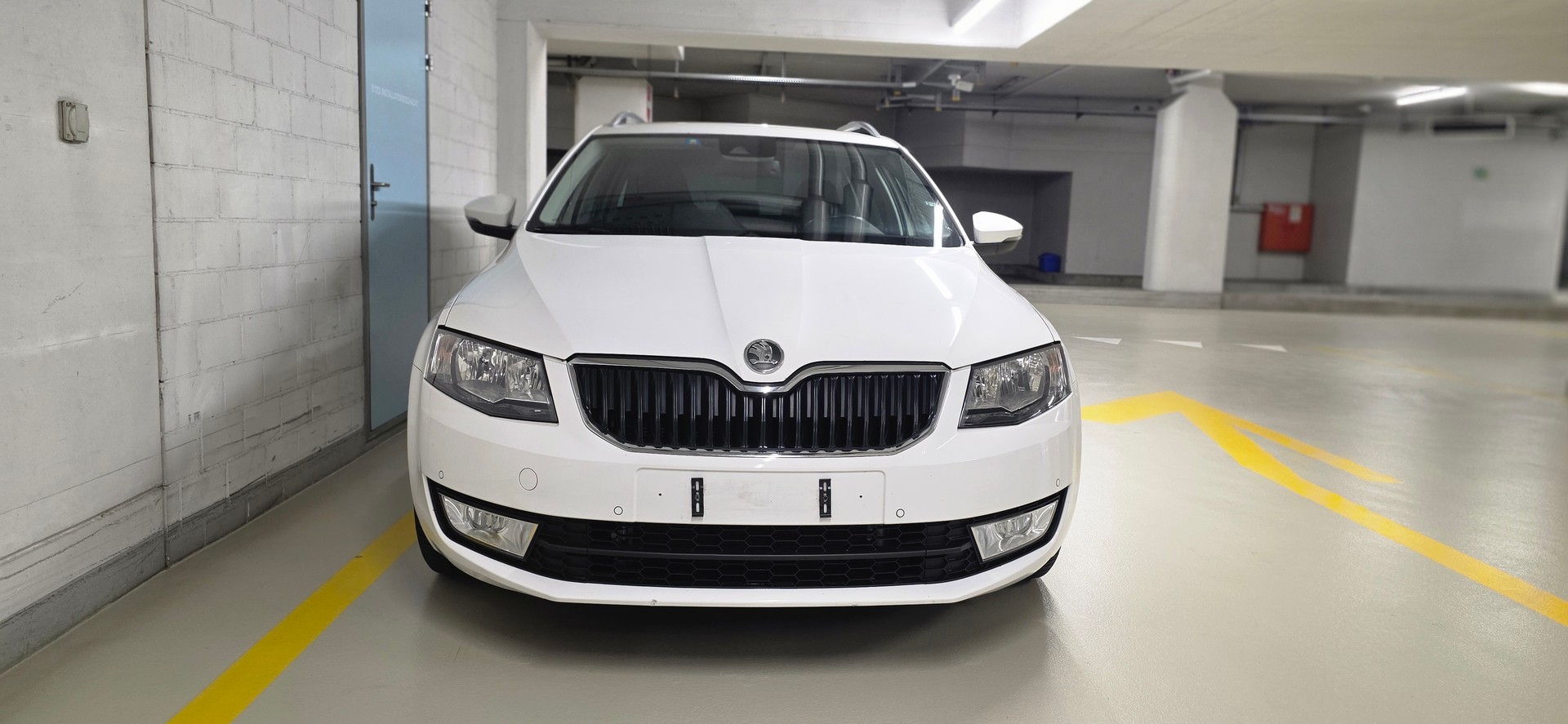 SKODA Octavia Combi 2.0 TDI Elegance 4x4-image-7