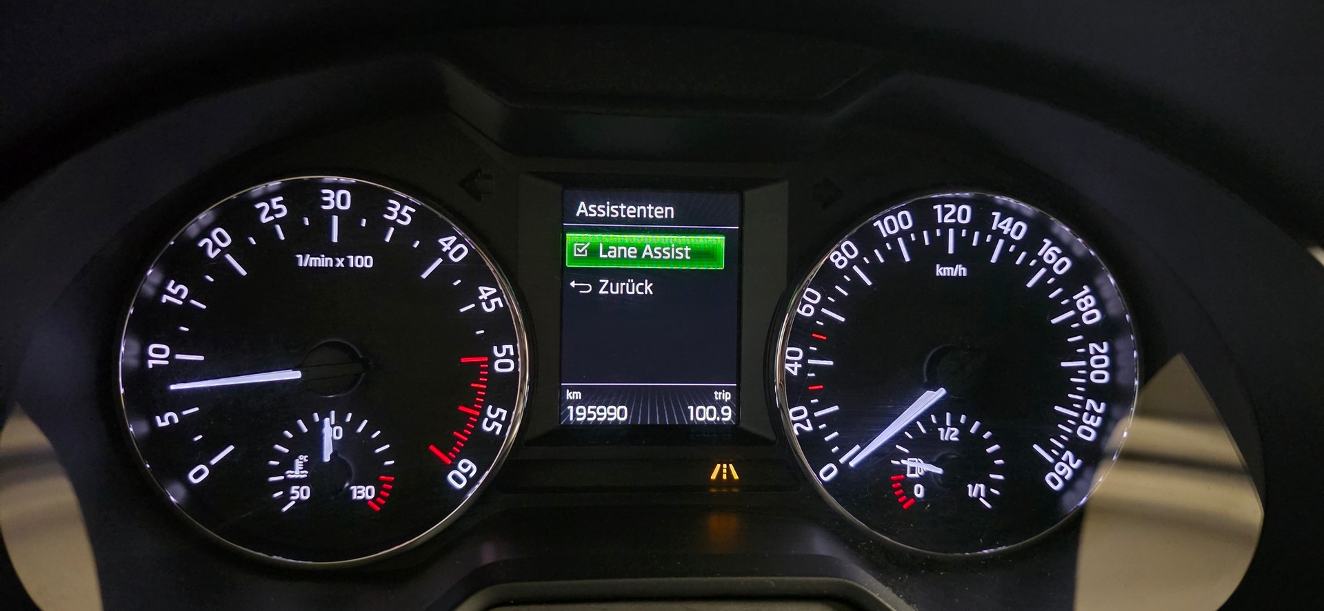 SKODA Octavia Combi 2.0 TDI Elegance 4x4-image-14