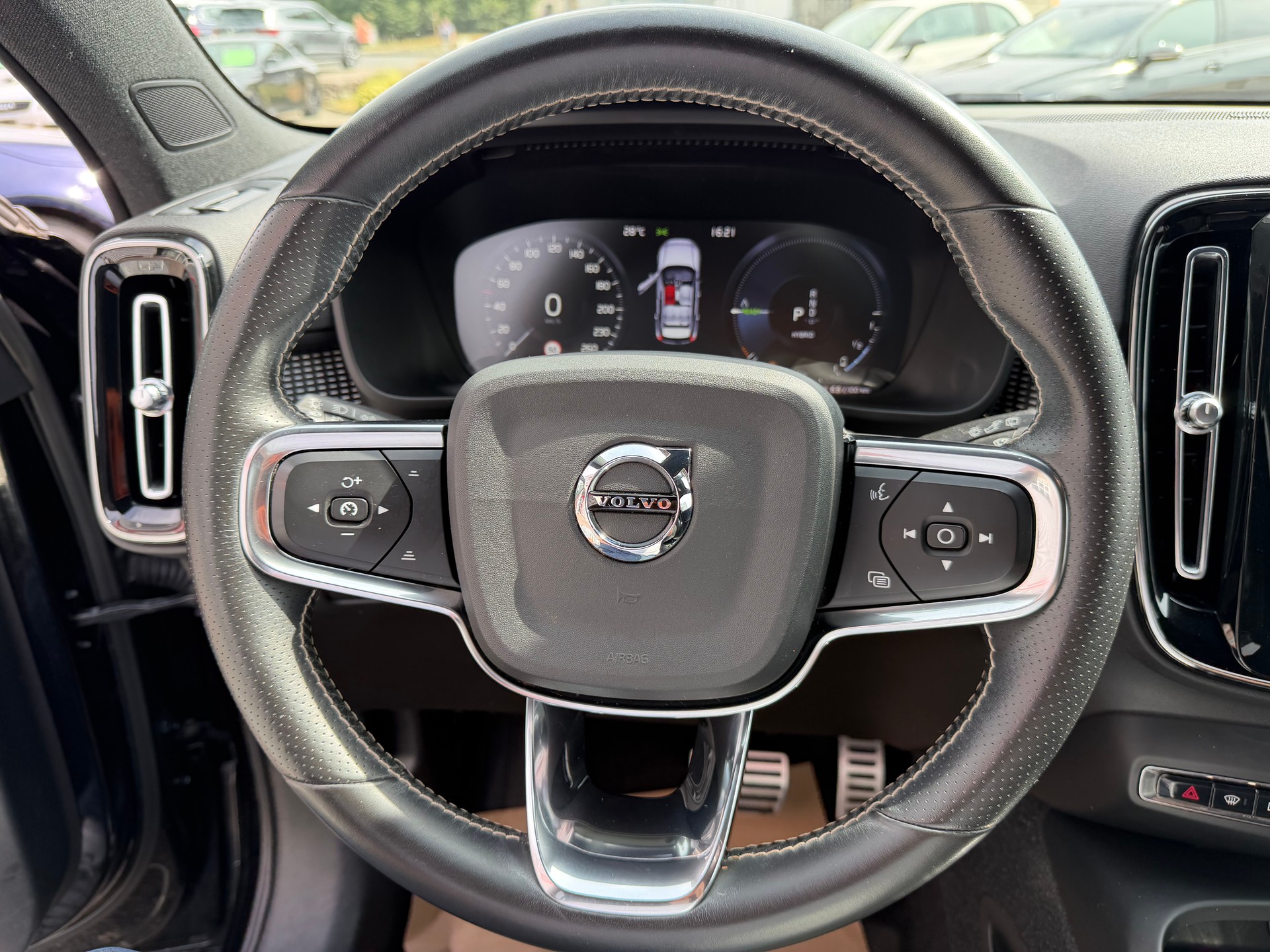 VOLVO XC40 T5 TwE R-Design DCT-image-10
