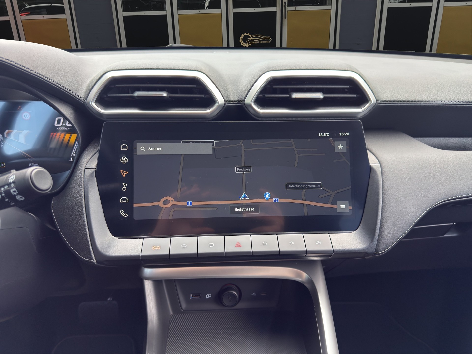MG ZS 1.5 Hybrid+ Luxury-image-14