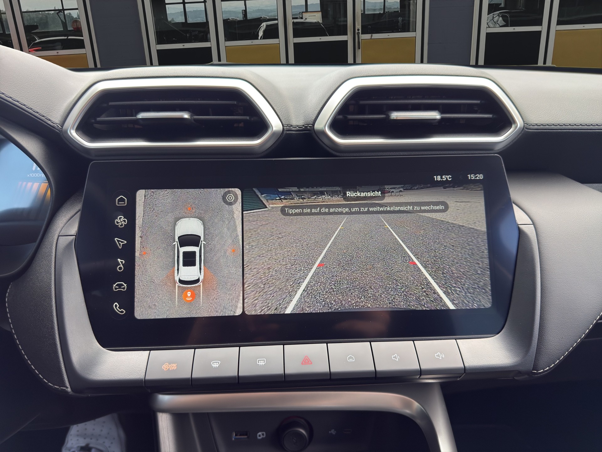MG ZS 1.5 Hybrid+ Luxury-image-15