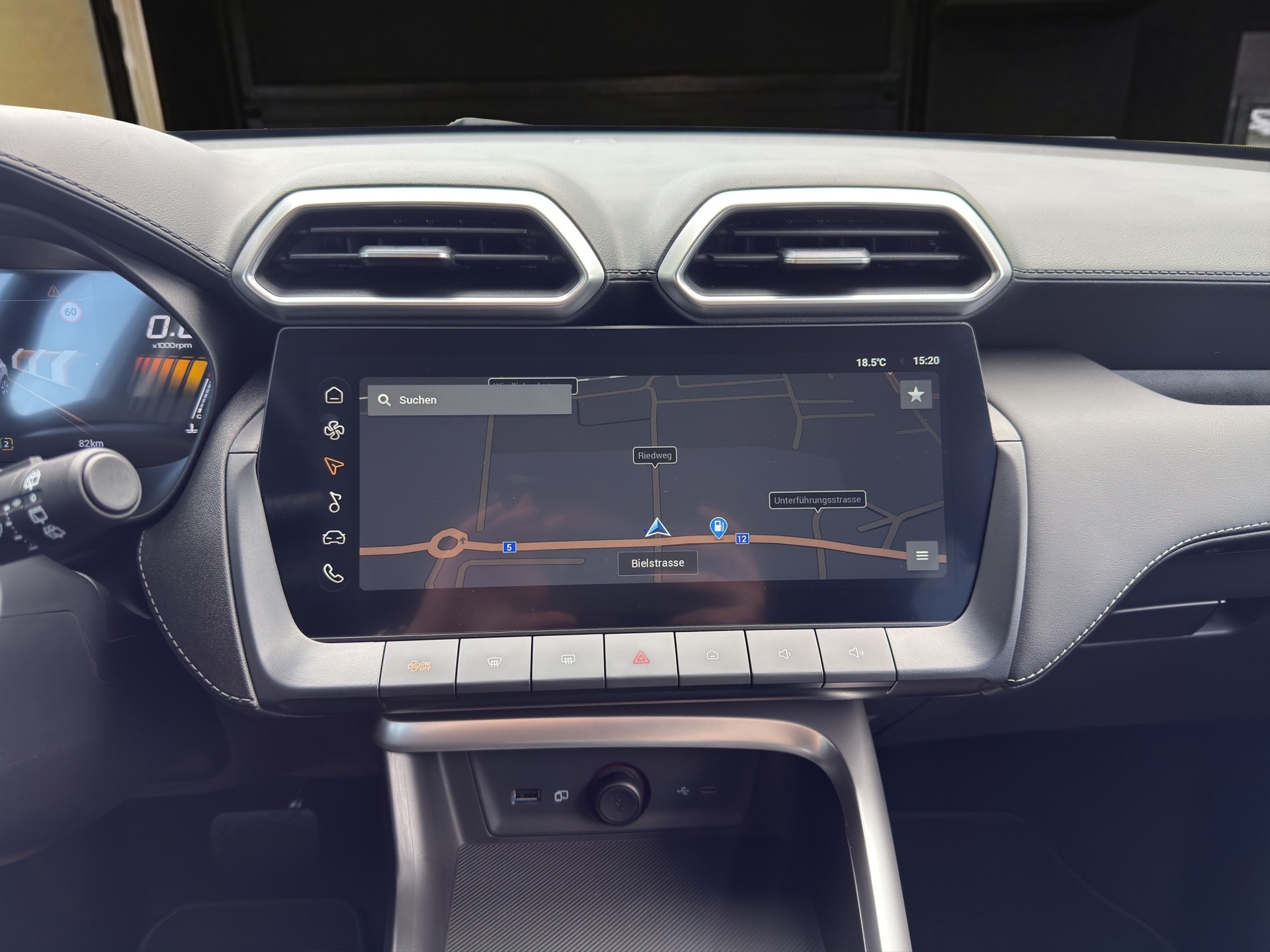 MG ZS 1.5 Hybrid+ Luxury-image-14