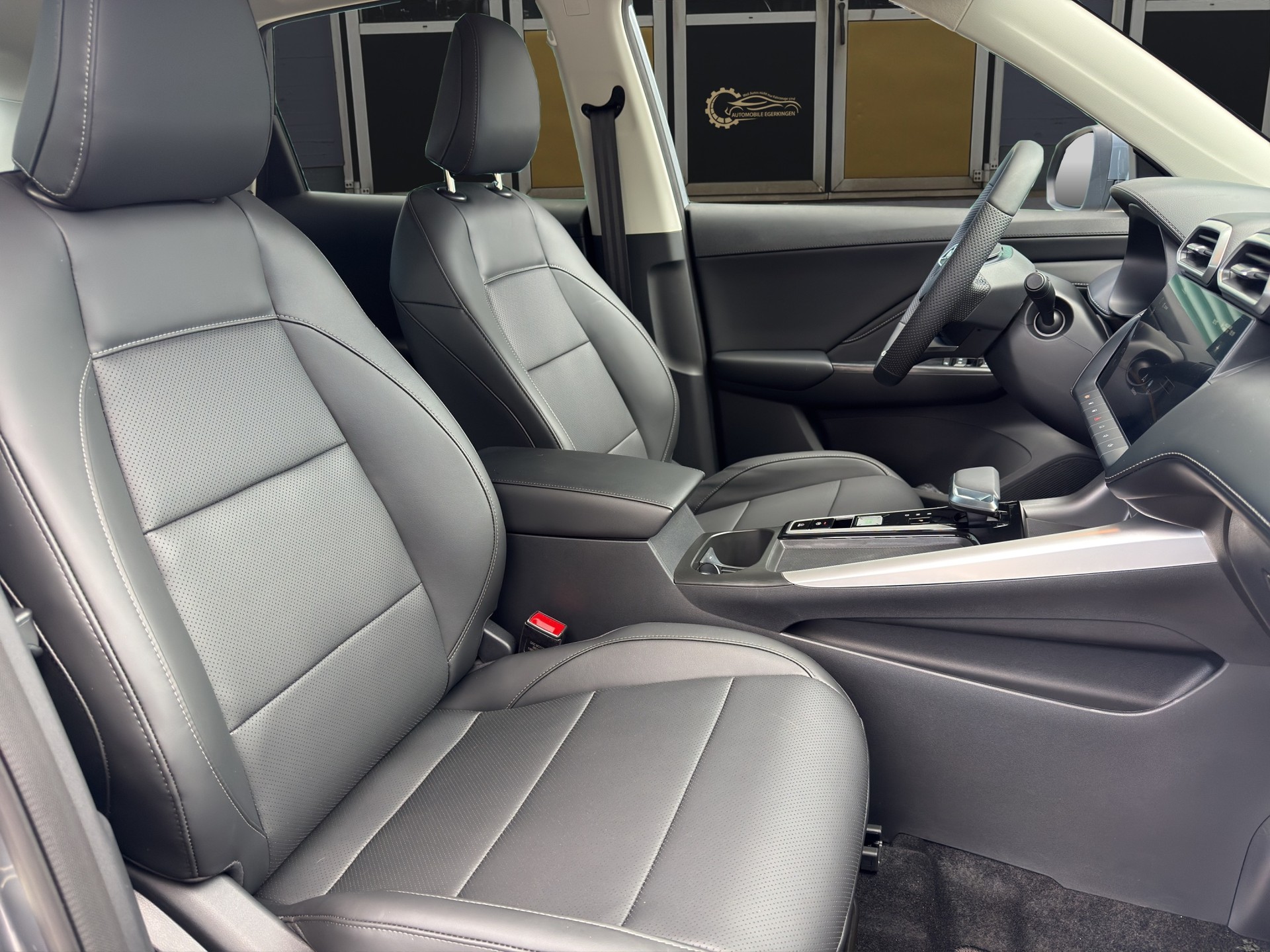 MG ZS 1.5 Hybrid+ Luxury-image-9