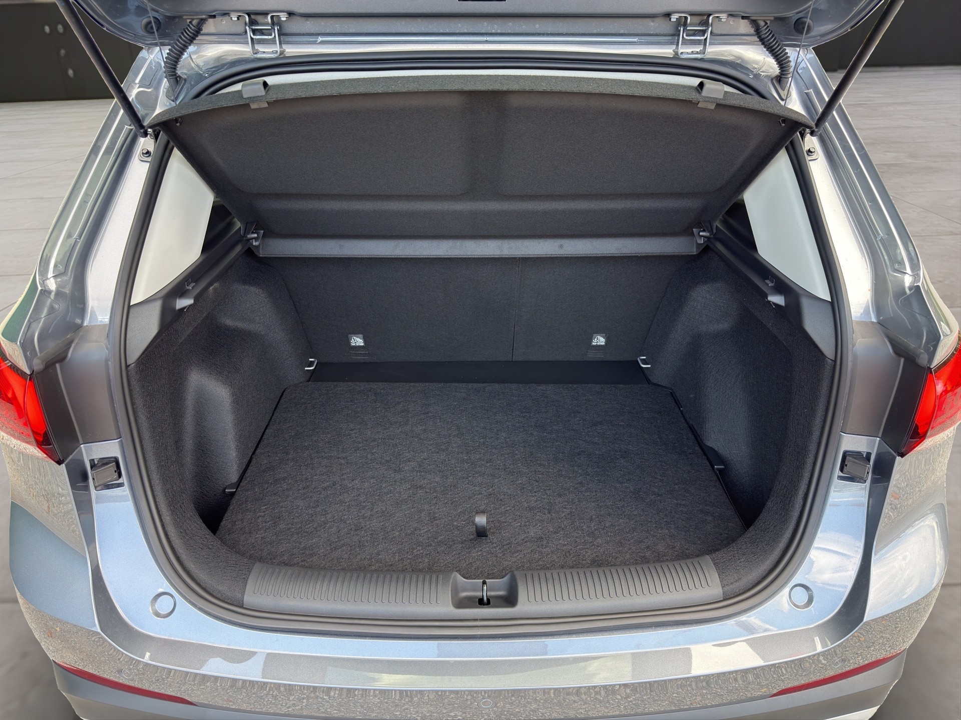 MG ZS 1.5 Hybrid+ Luxury-image-13
