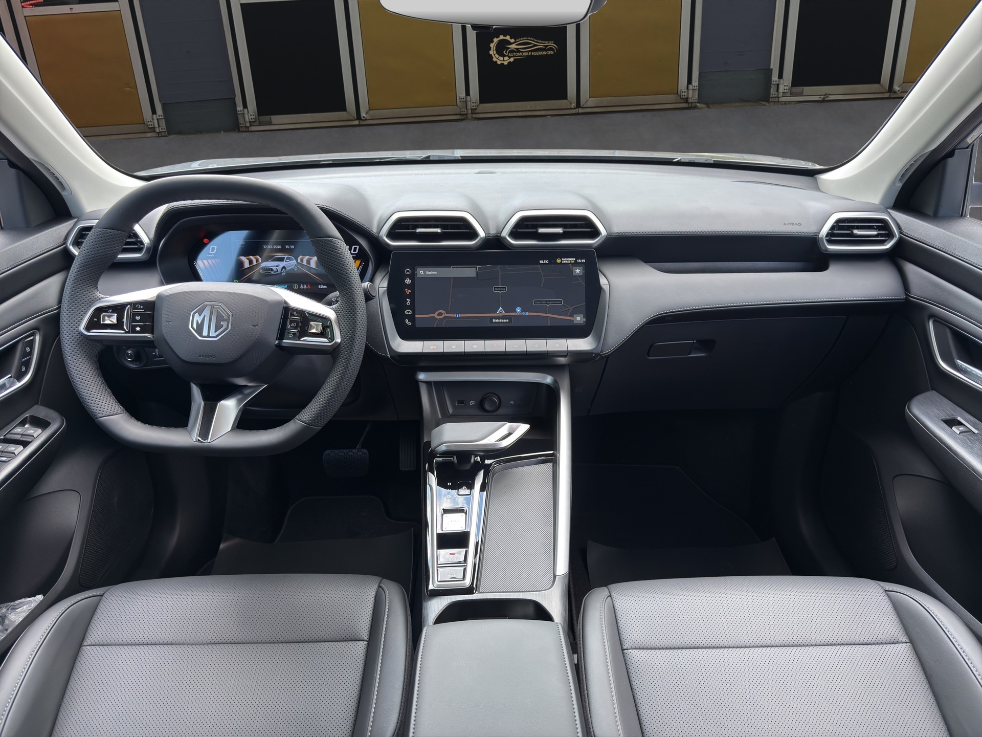 MG ZS 1.5 Hybrid+ Luxury-image-10