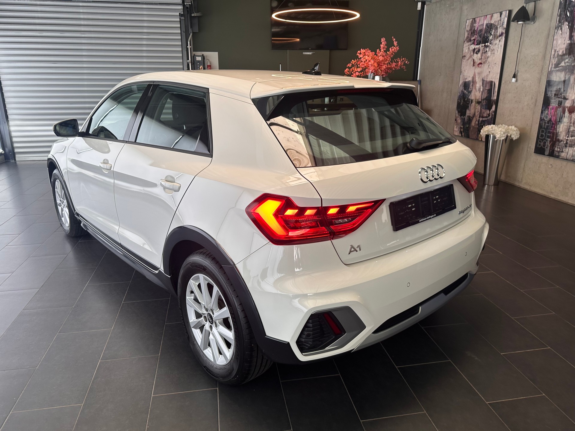AUDI A1 Sportback 1.0 30 TFSI Allstreet S-Tronic-image-18
