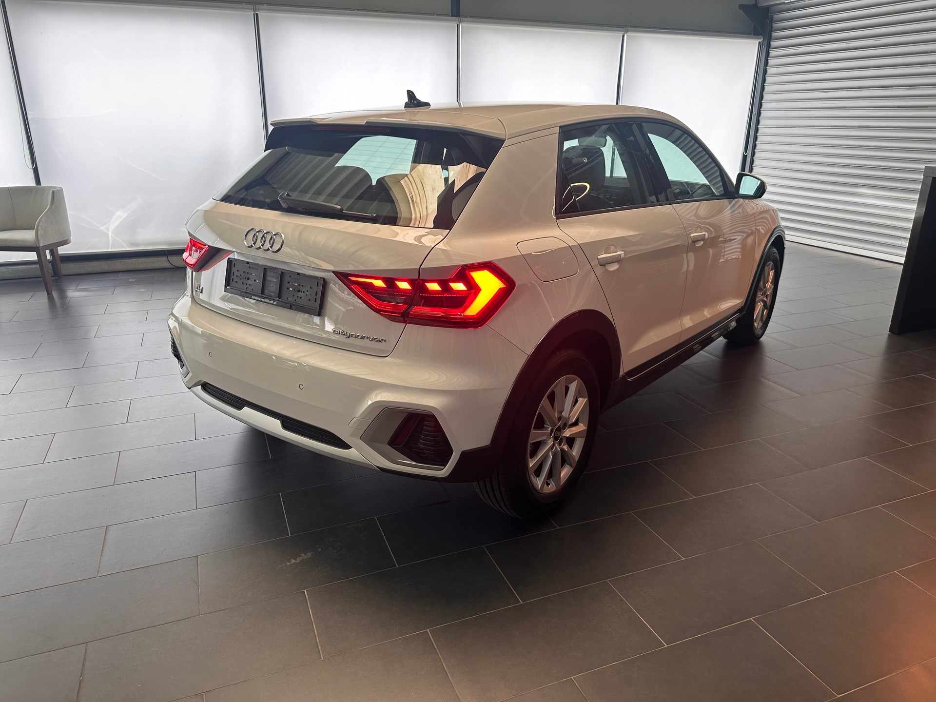 AUDI A1 Sportback 1.0 30 TFSI Allstreet S-Tronic-image-19