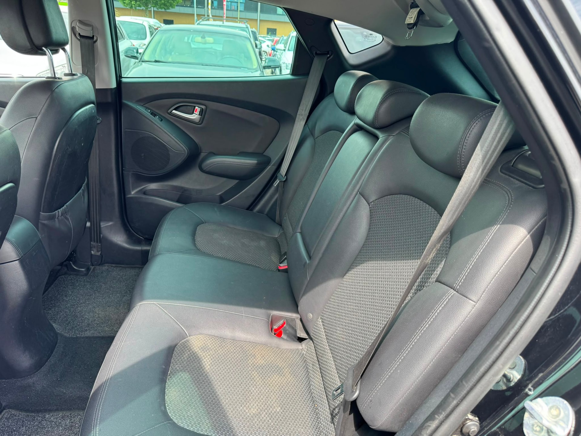 HYUNDAI iX 35 2.0 Style 4WD-image-12