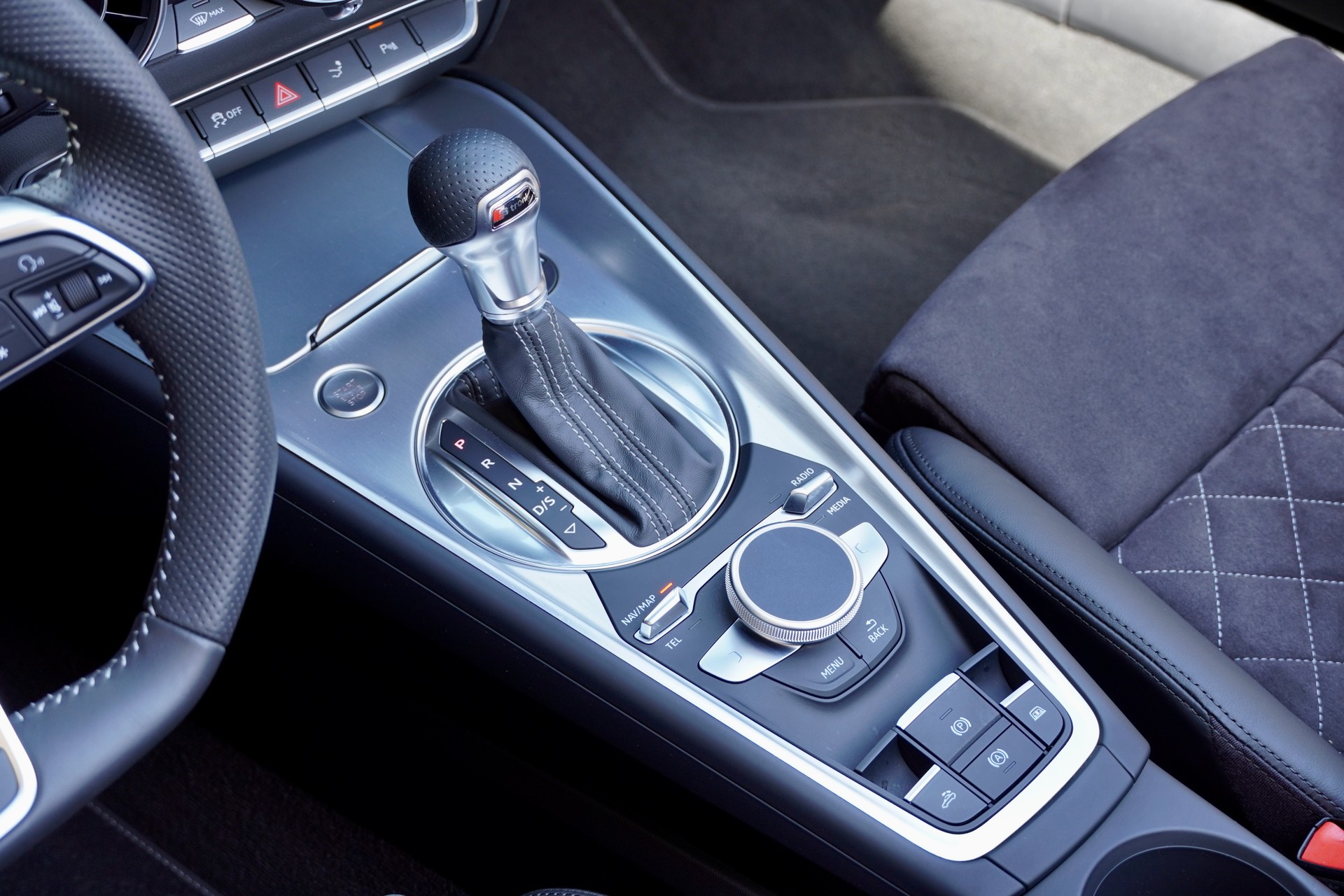 AUDI TT Roadster 2.0 TFSI quattro S-tronic-image-13