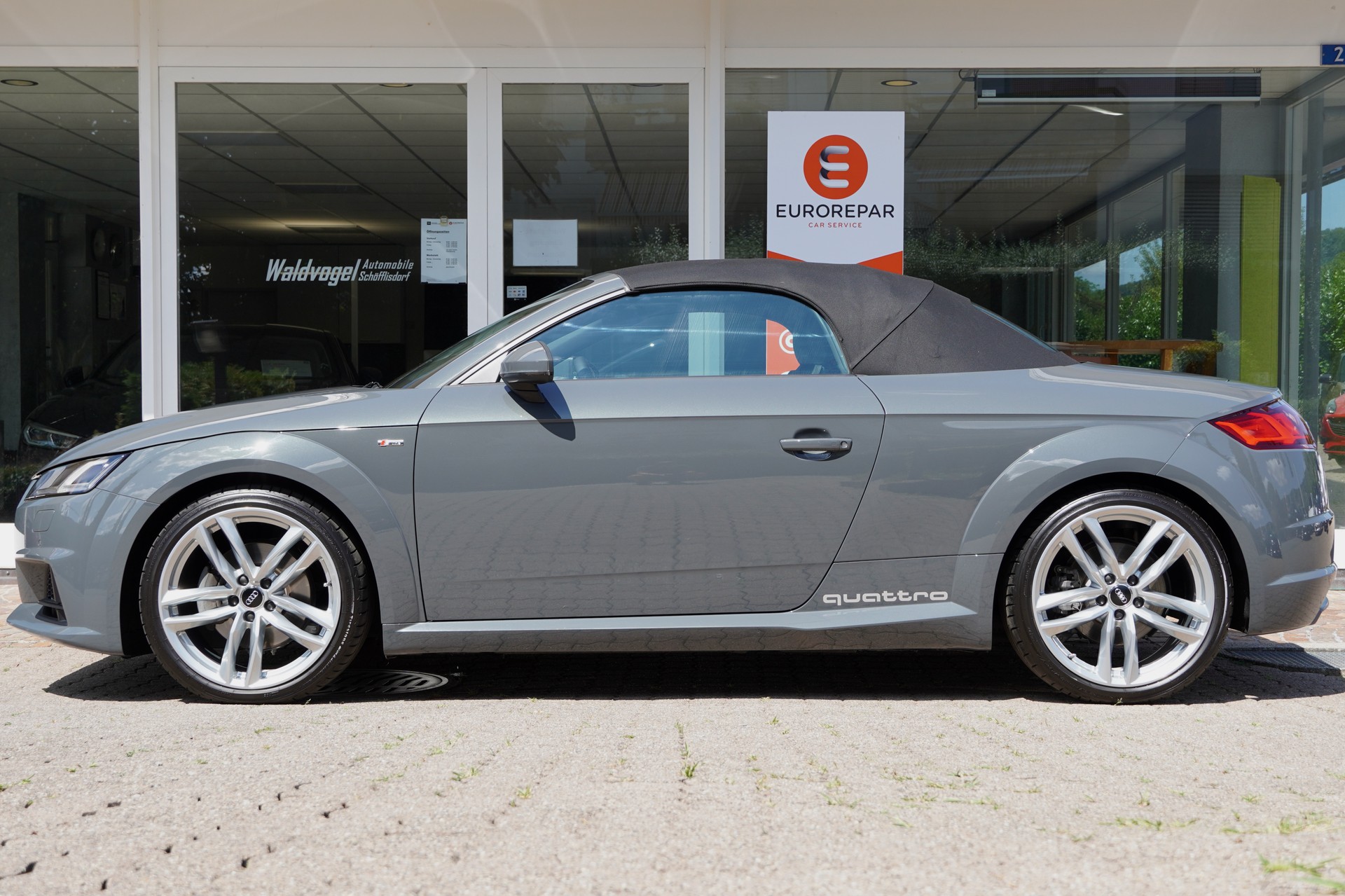 AUDI TT Roadster 2.0 TFSI quattro S-tronic-image-4