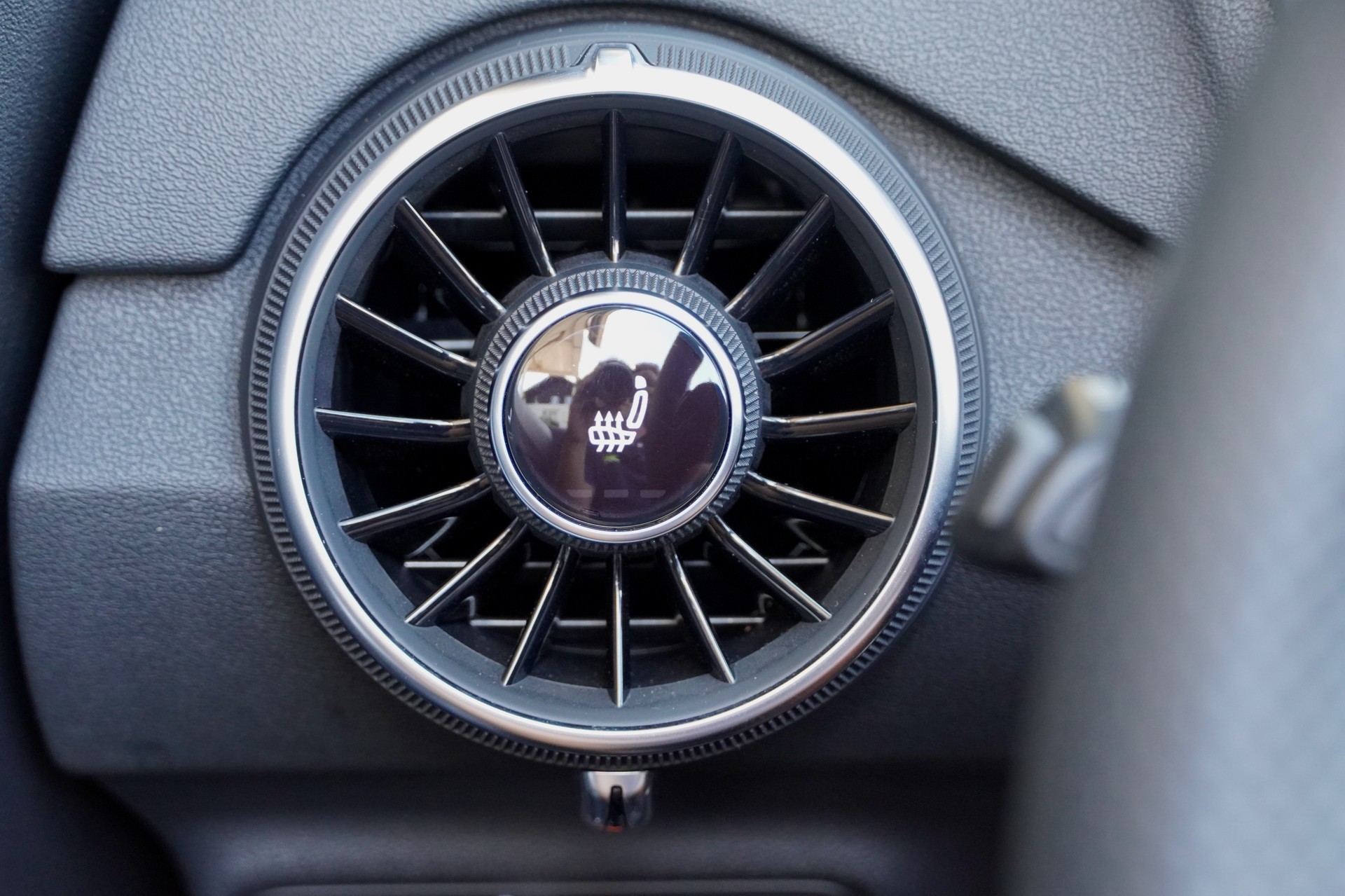 AUDI TT Roadster 2.0 TFSI quattro S-tronic-image-17
