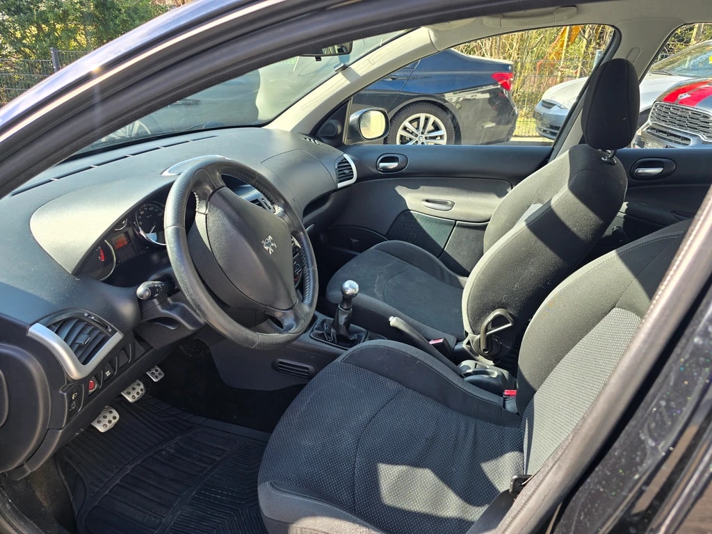 PEUGEOT 206+ 1.4 Trendy-image-6