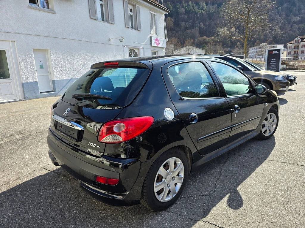 PEUGEOT 206+ 1.4 Trendy-image-5
