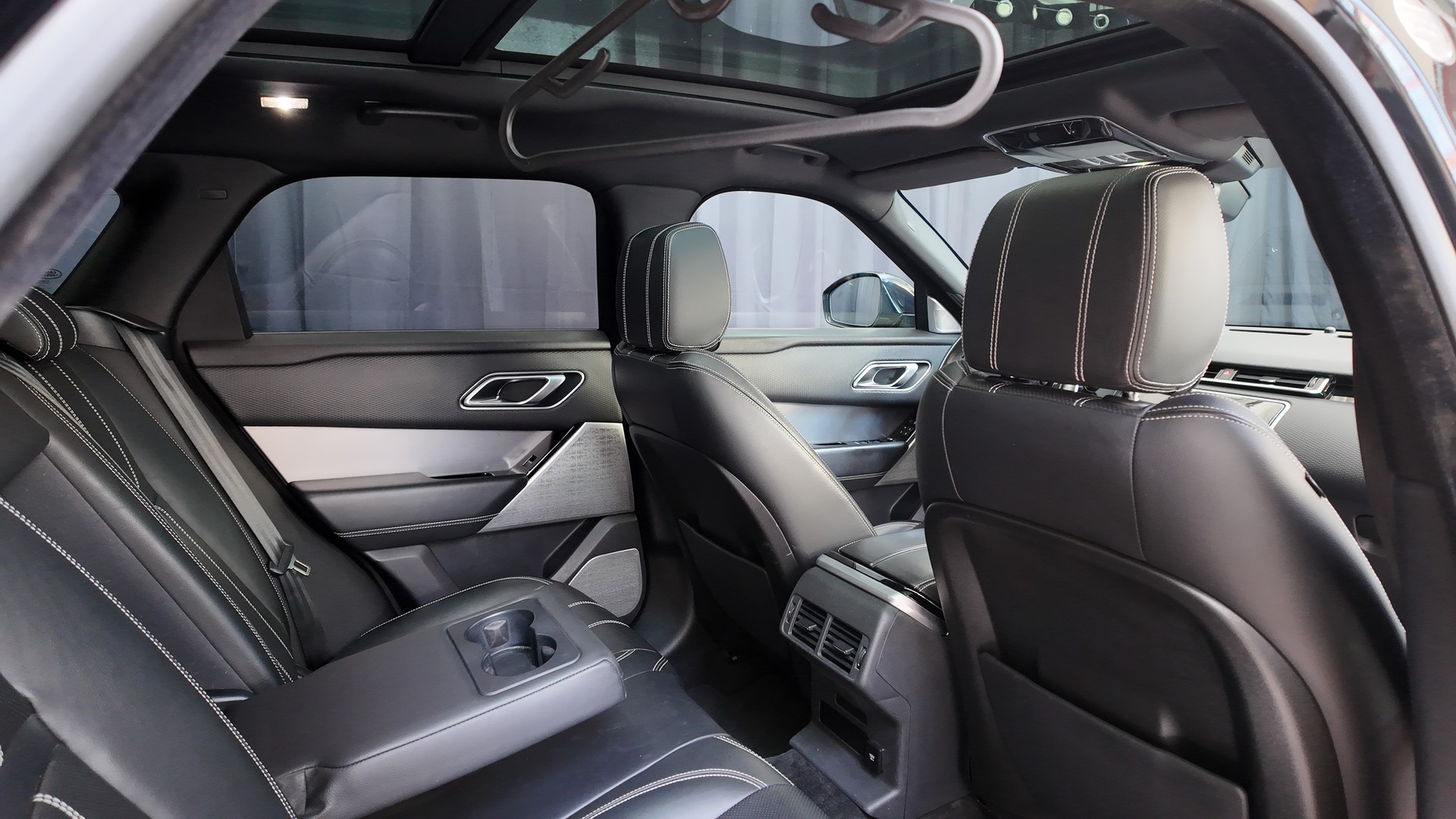 LAND ROVER Range Rover Velar R-Dynamic P 250 Automatic-image-7